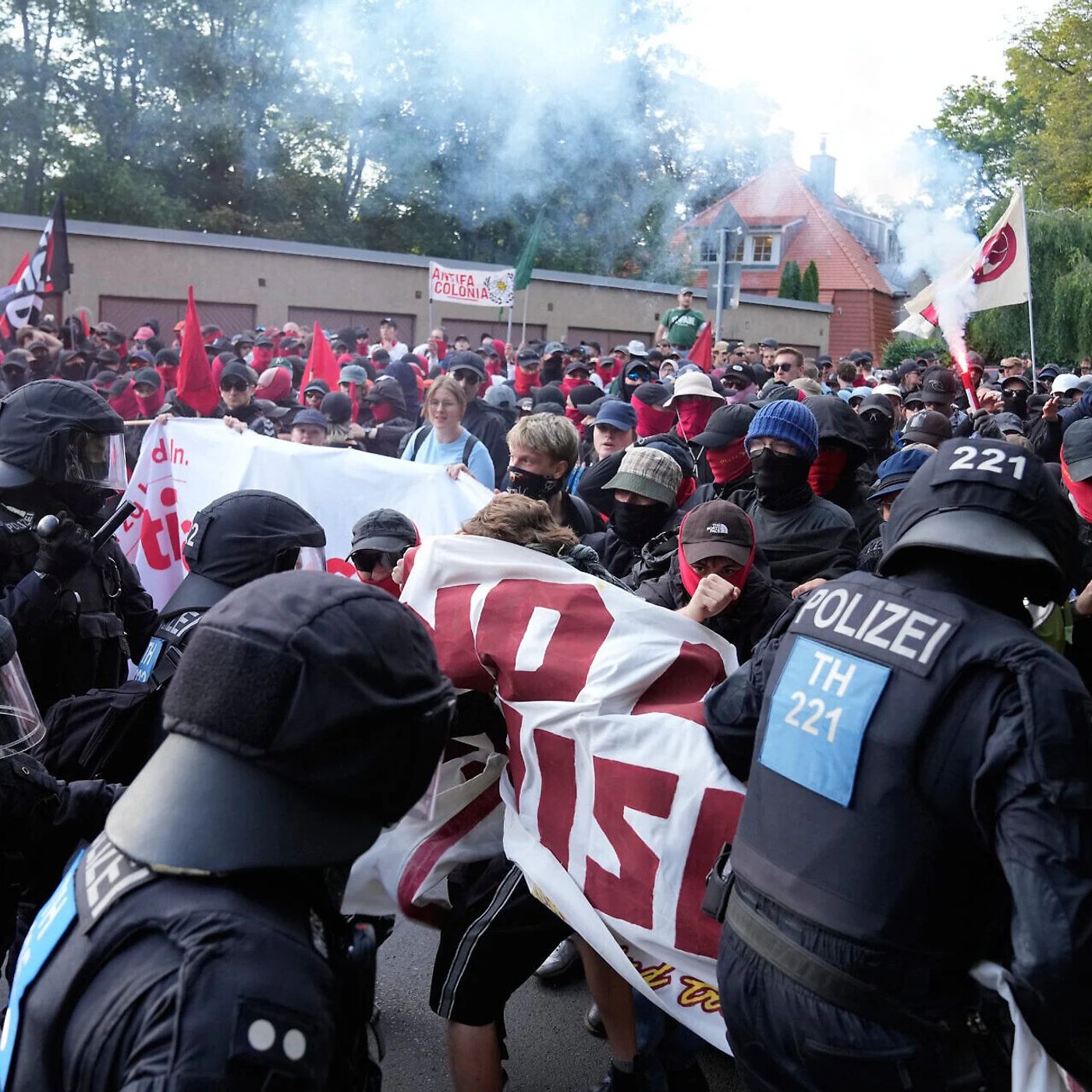 German police clashed with left-wing activists protesting the AfD's party congress episode artwork