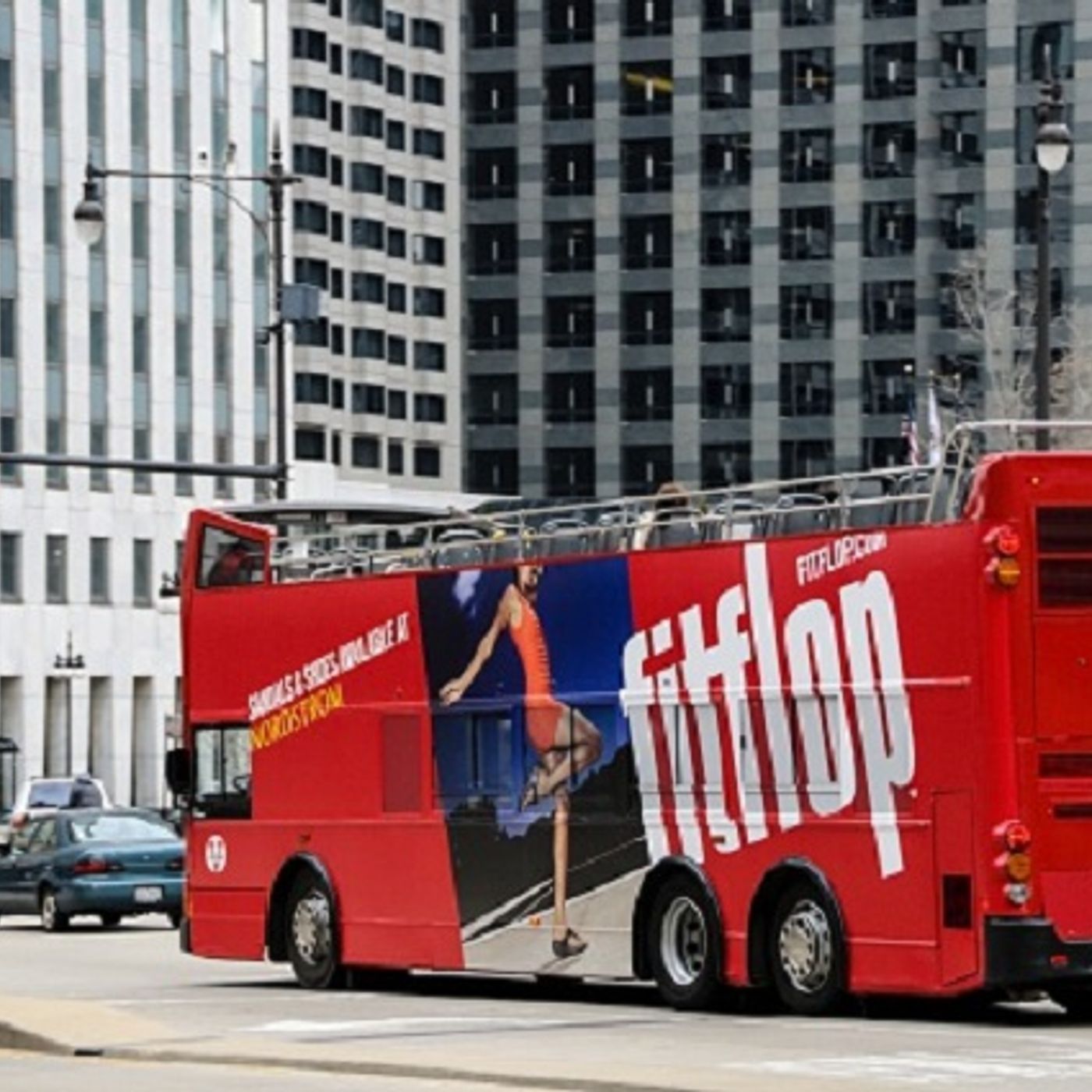 Gina on Chicago tour-"STOP THE BUS!" (Joke of the Day) episode artwork