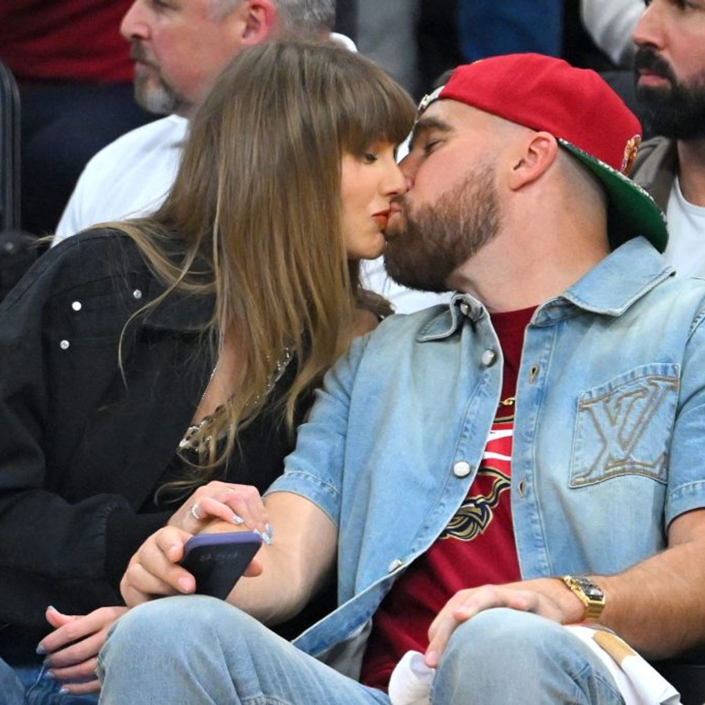 Travis Kelce Shouts Out Taylor Swift for Writing ‘Cleveland!’ About His Home City: ‘It’s a Banger’