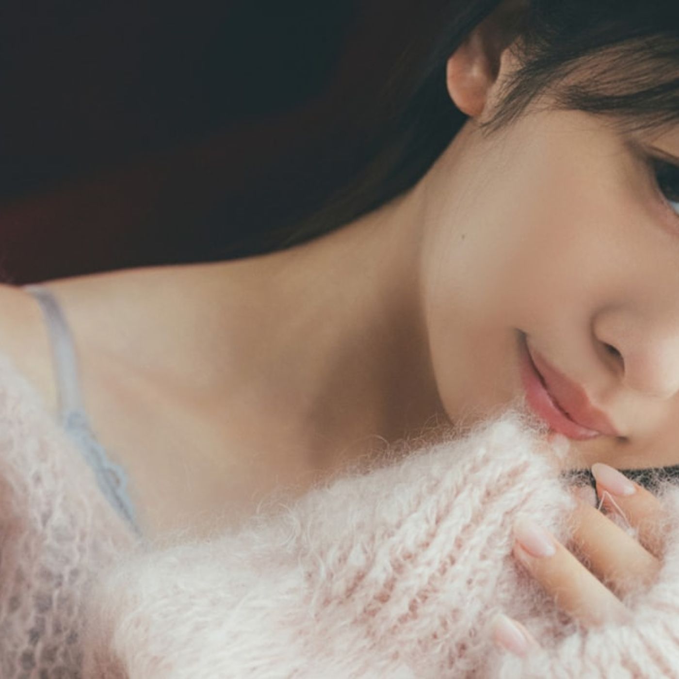 えびちゅう真山りか水着に挑戦した写真集発売、タイで見せる自然体　巨像とのカットもある（コメントあり） - 音楽ナタリー episode artwork