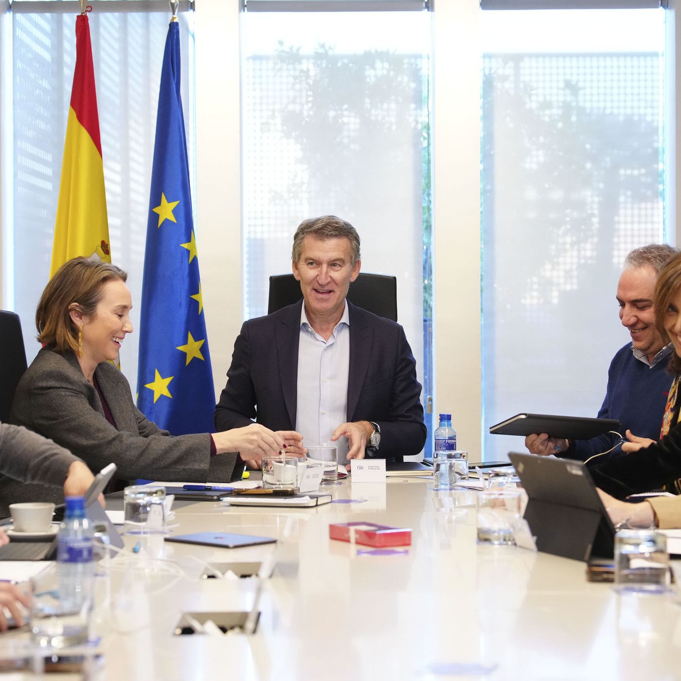 Federico a las 8: Feijóo hace balance mientras Sánchez esquía en Benasque
