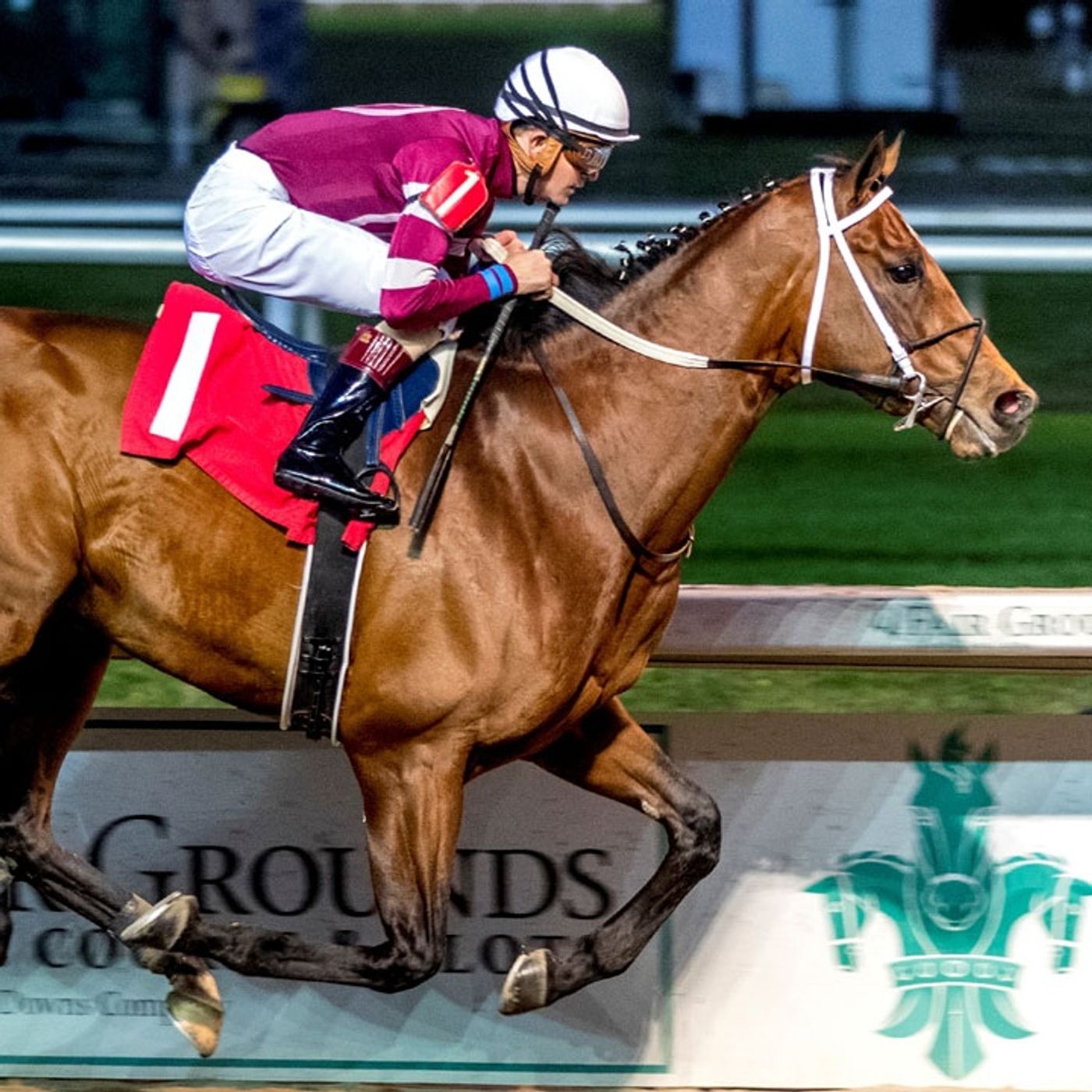 A bit of Chicago comes to Louisville in a big summer for horse racing! episode artwork