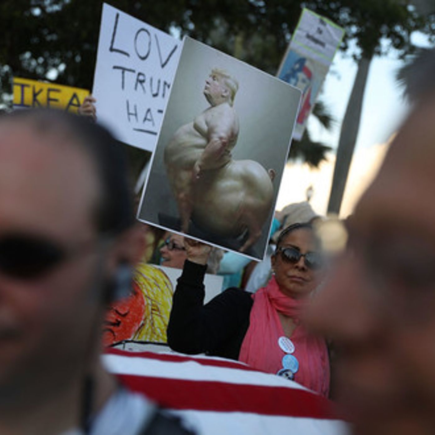 Mooning Trump Tower in Protest episode artwork