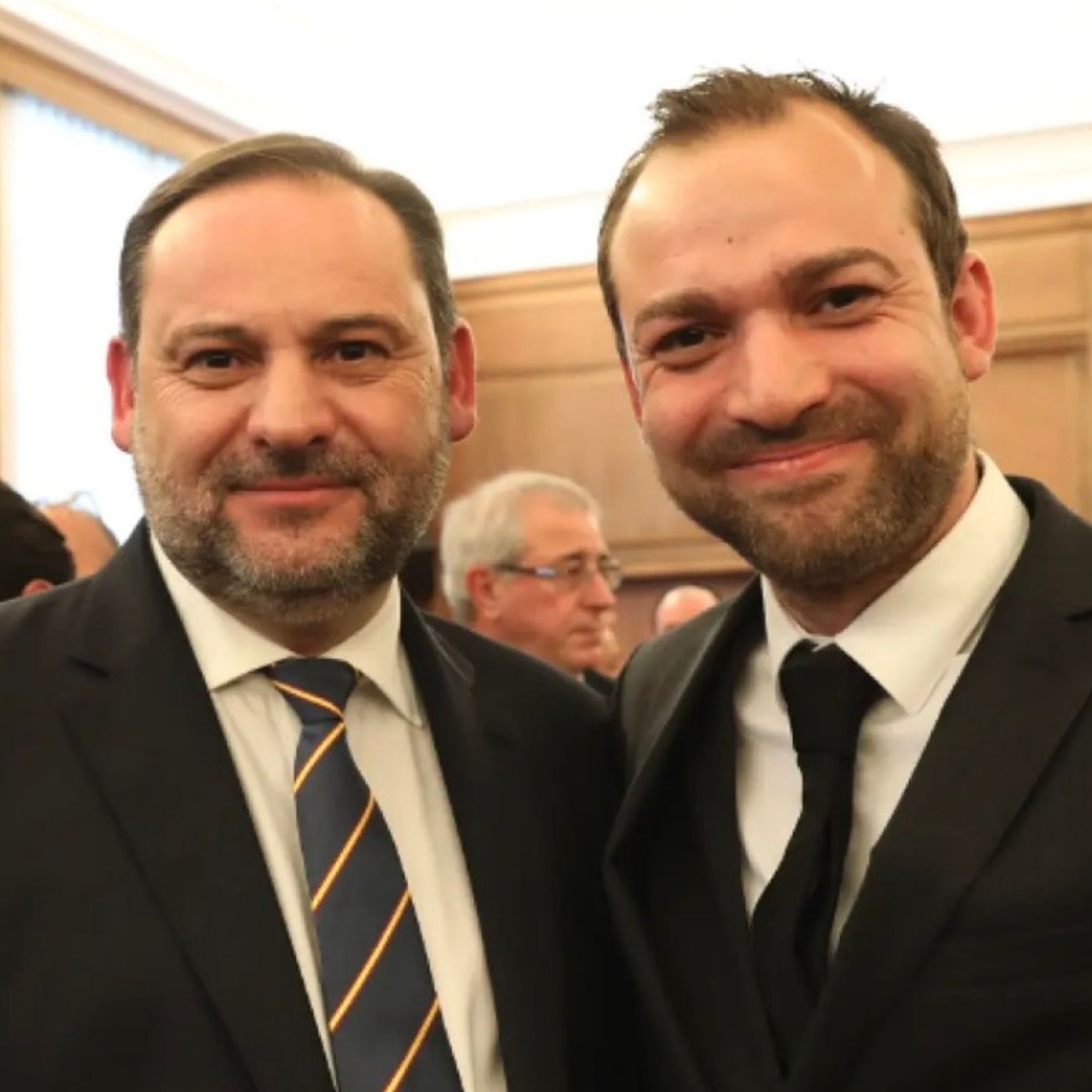 La tertulia de Cuesta: Sánchez reniega de Ábalos y su hijo amenaza con tirar de la manta