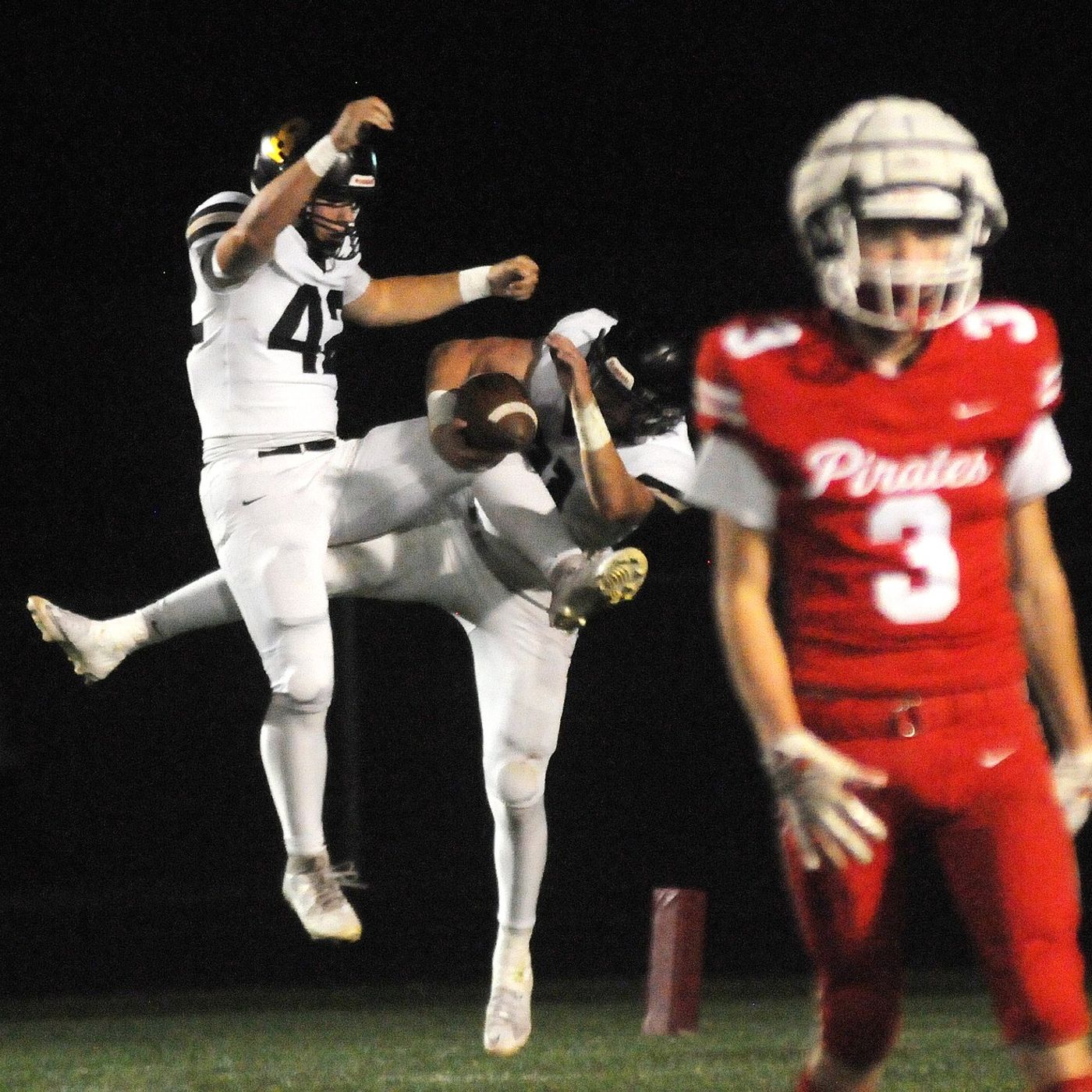 Griffin Larsen, Sycamore stay undefeated in I-8: Daily Chronicle Week 5 rewind episode artwork
