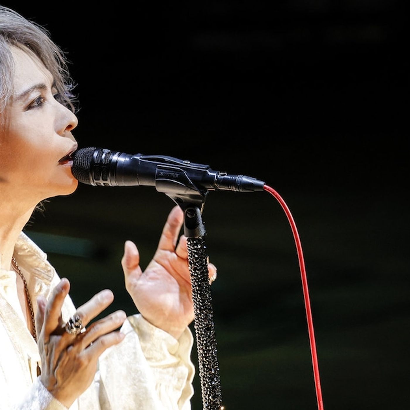HYDEが音楽の街・ウィーンで迎えた至上のツアーファイナル、老舗ホールで披露した集大成の歌（ライブレポート / 写真8枚） - 音楽ナタリー episode artwork