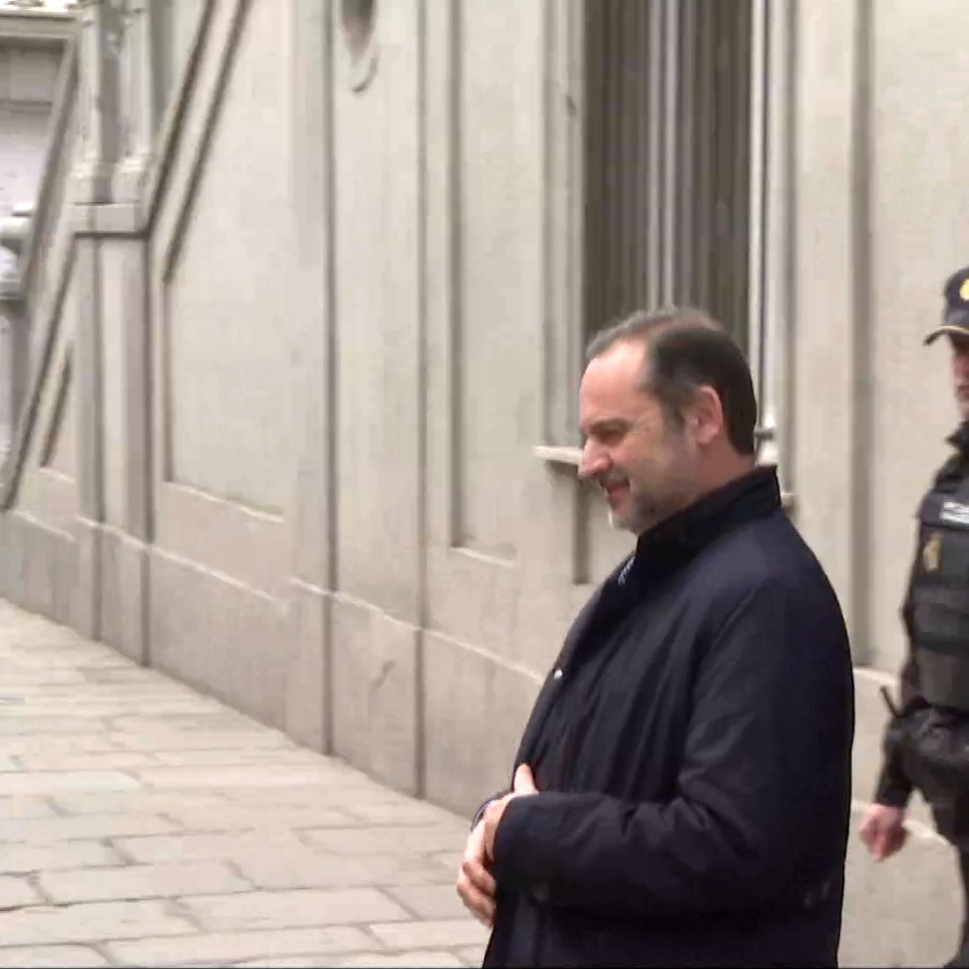 Federico a las 6: Ábalos no puede salir de España