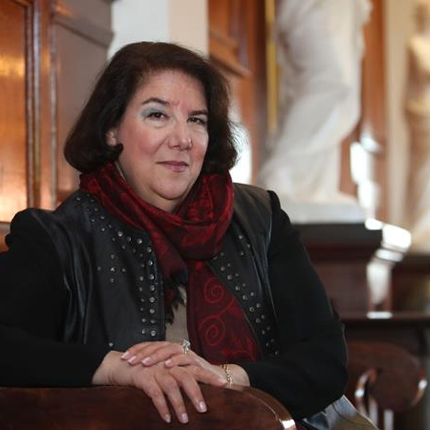 Mystery and Children's Author Saralyn Richards Sits Down With Us episode artwork