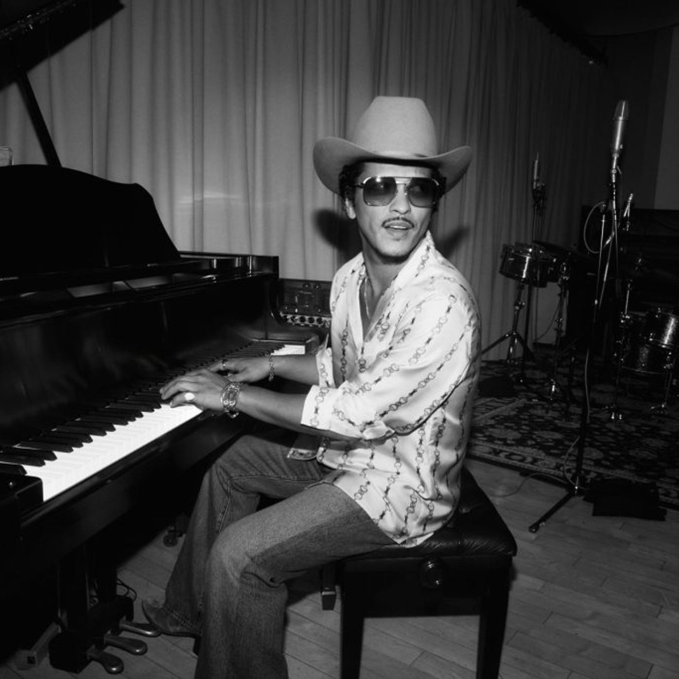 Bruno Mars’ ‘Risk It All’ Rewarded, Hits No. 1 on Radio Songs Chart episode artwork