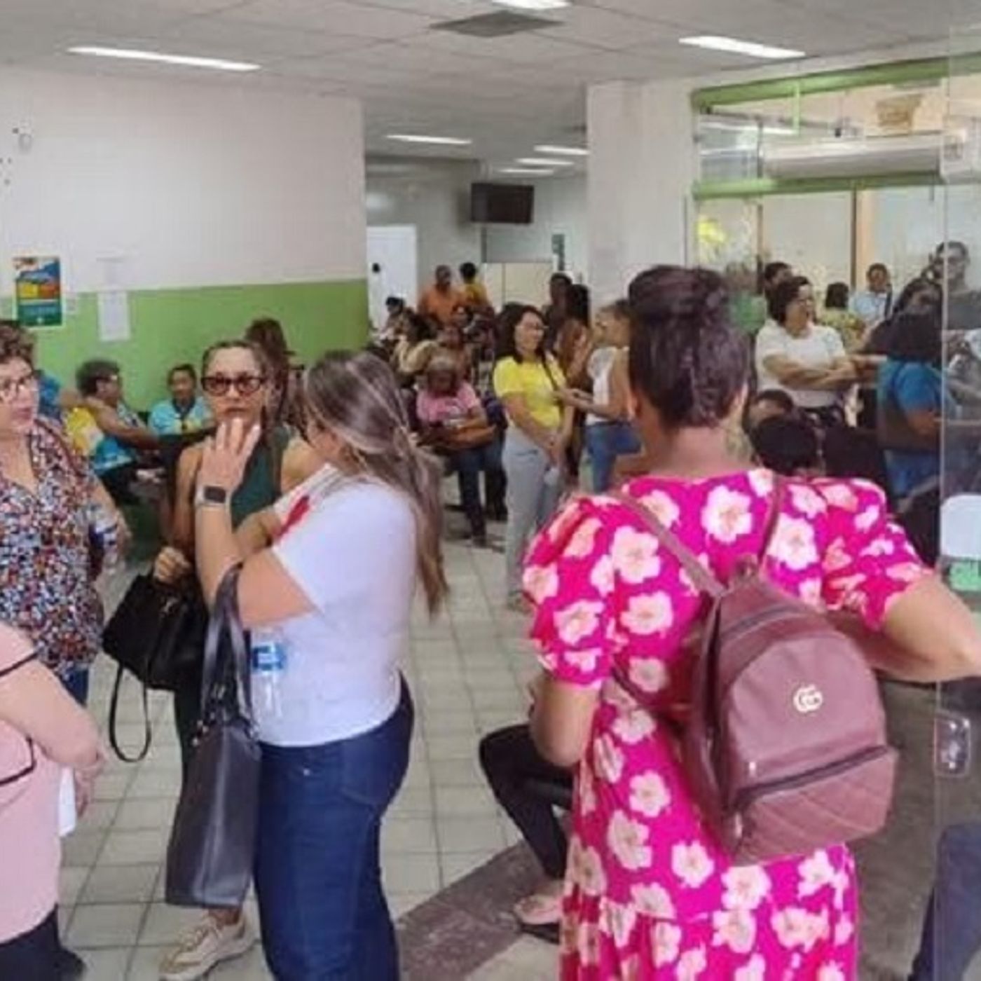 Cobrando o pagamento do 13° salário, profissionais da Saúde de Juazeiro-BA realizam nova manifestação na Sesau