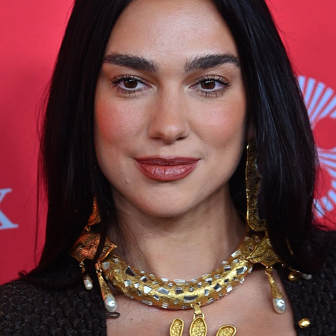 Favourite Shoe - fun facts about Dua Lipa, Meghan Markle, Millie Bobby Brown, Ariana Grande, Kate Middleton, and Kim Kardashian