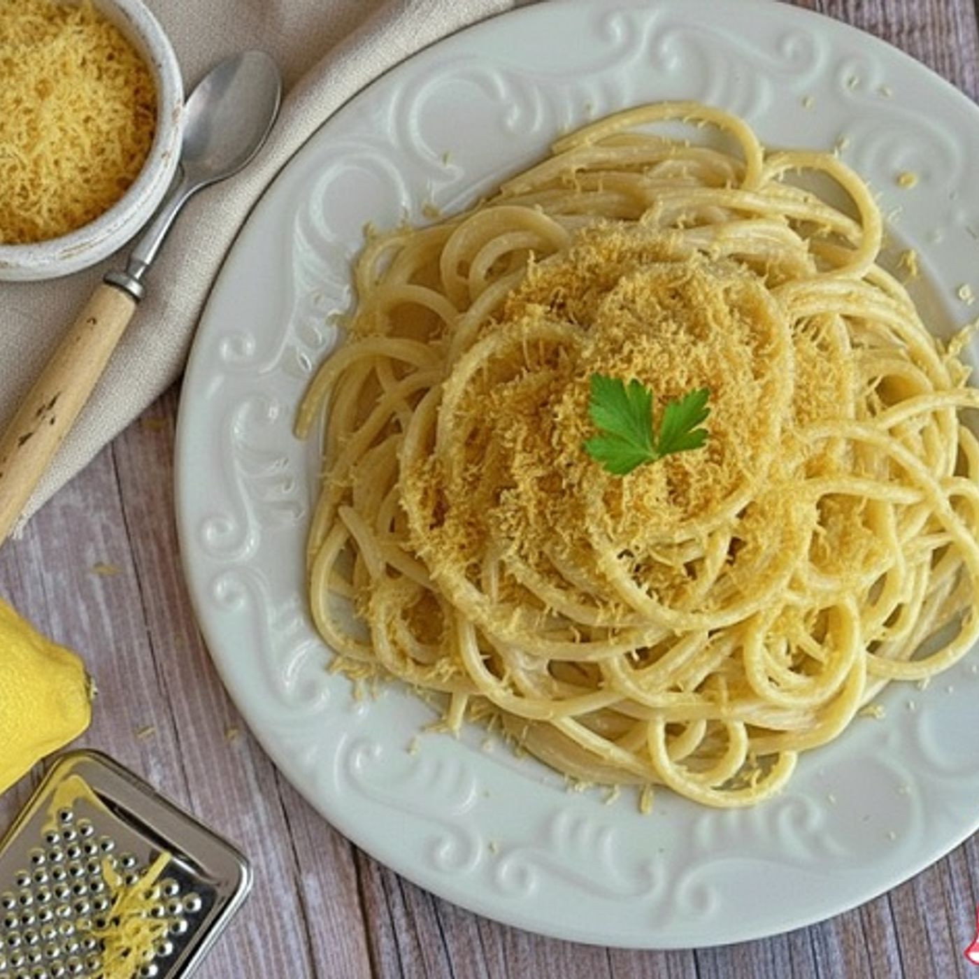 SPAGHETTI AL LIMONE E BOTTARGA