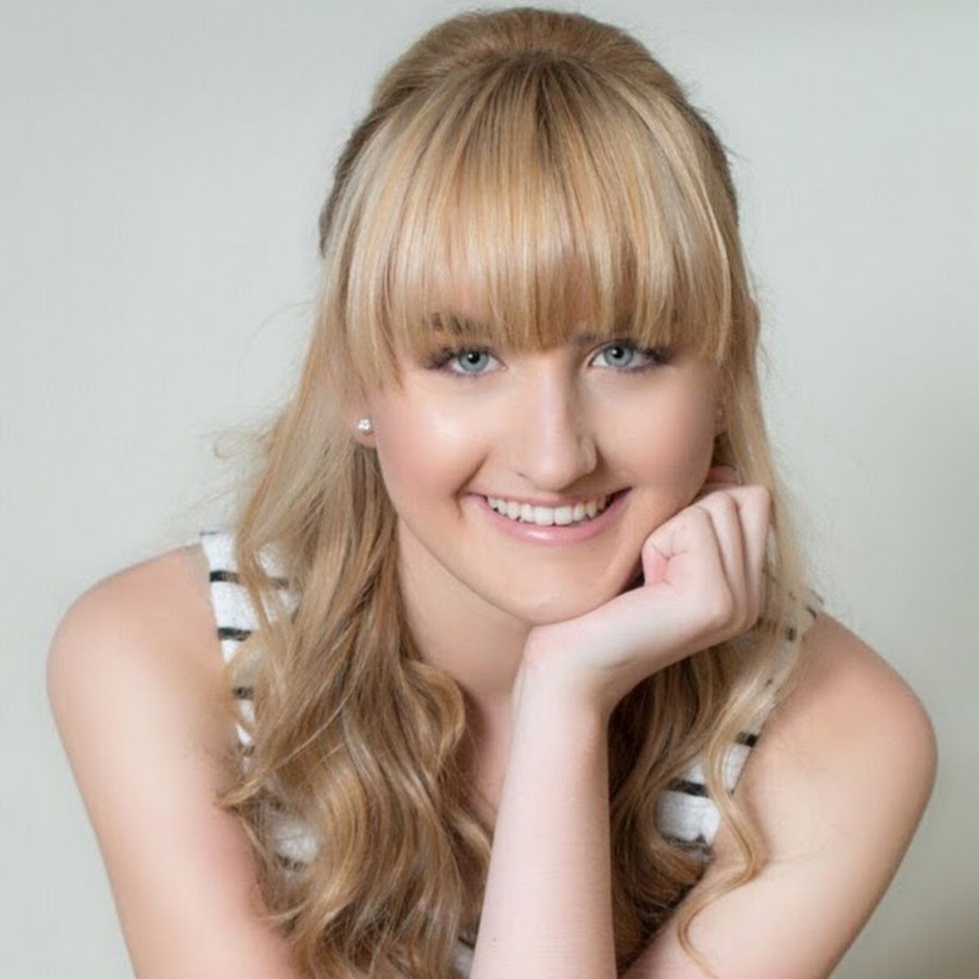 The amazing multi-talented Chloe Collins from Nashville is my very special guest! episode artwork