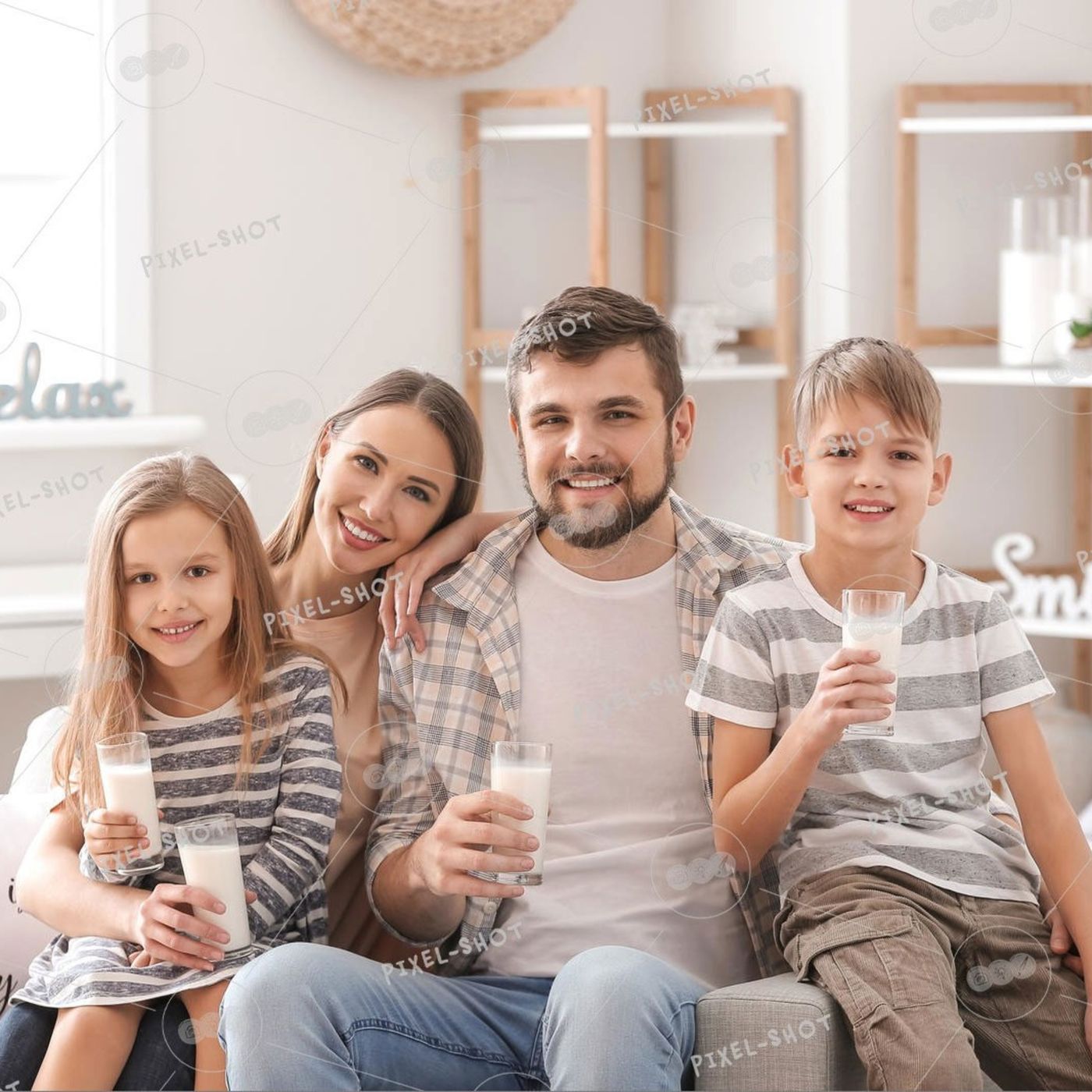 ۵ فایده شیر نوشیدن، ارزش غذایی و ترکیبات آن
