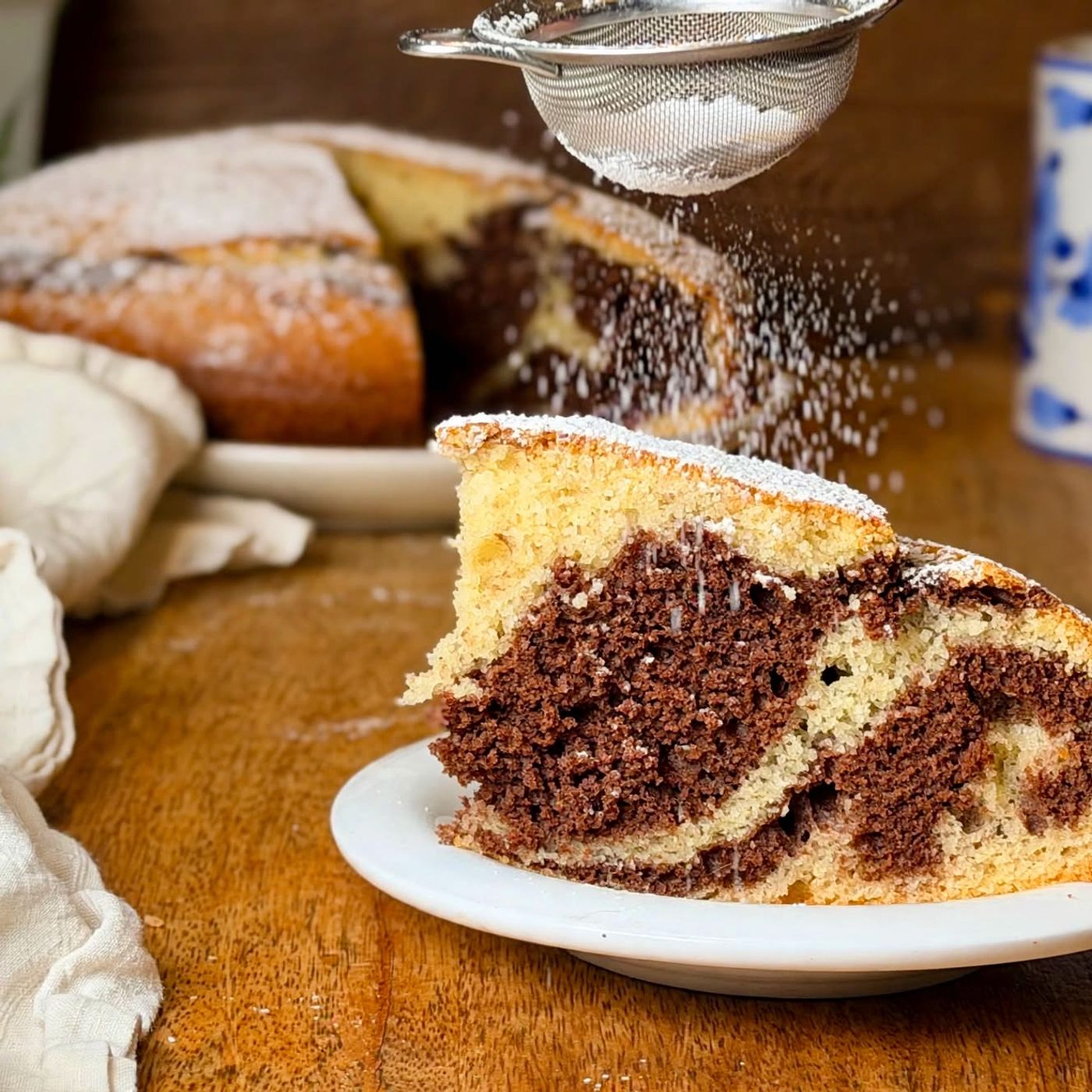 Torta marmorizzata alla panna e cacao: la ricetta soffice da colazione episode artwork