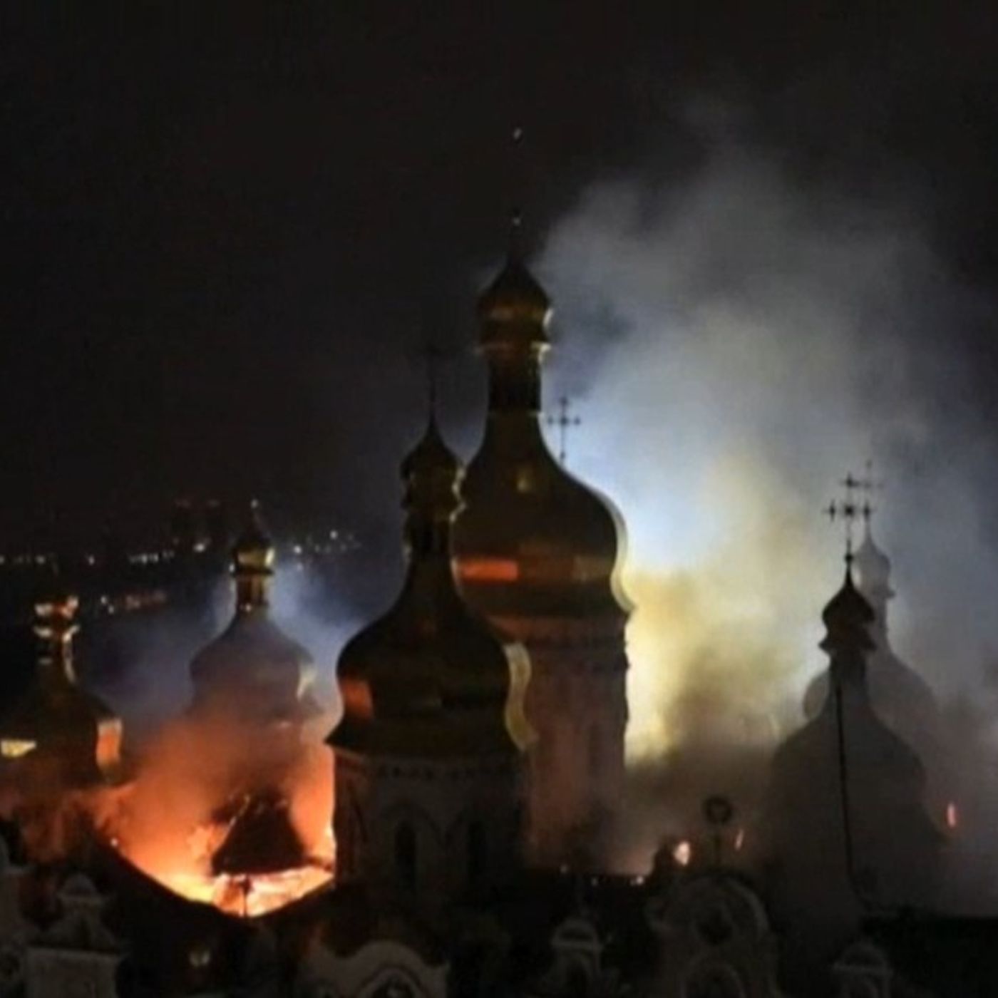 Russia-Ucraina, raid incrociati: morti tra Kiev, Kharkiv e a sud di Mosca episode artwork