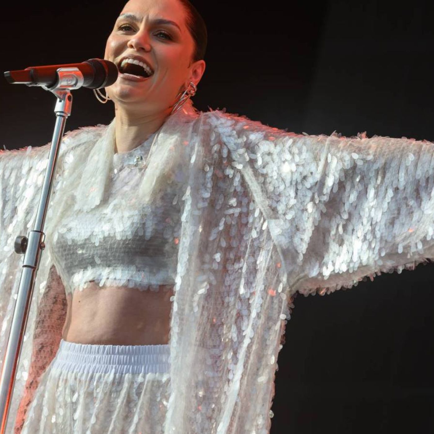 Jessie J Returns to Stage After Breast Cancer Surgery, Son Watches Her Perform for First Time