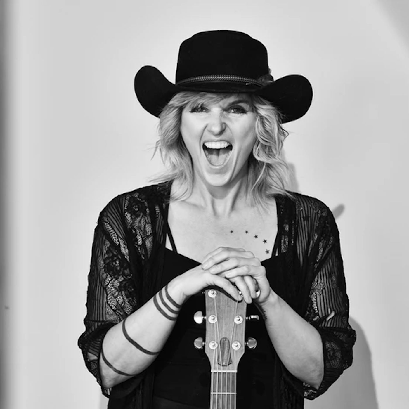 Award-winning singer/songwriter Rooster Blackspur with “Nashville (The Cinderella Sessions)” ! episode artwork