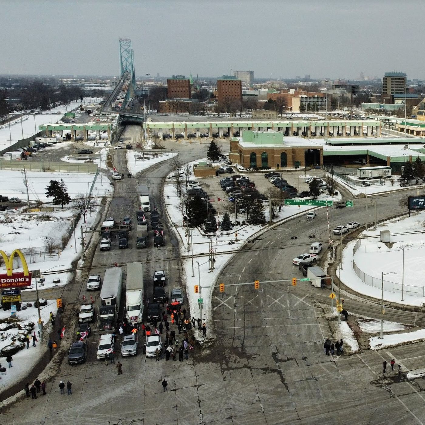 AM800 | Morning Drive – Ambassador Bridge Blockade LIVE Cover & Perspective episode artwork