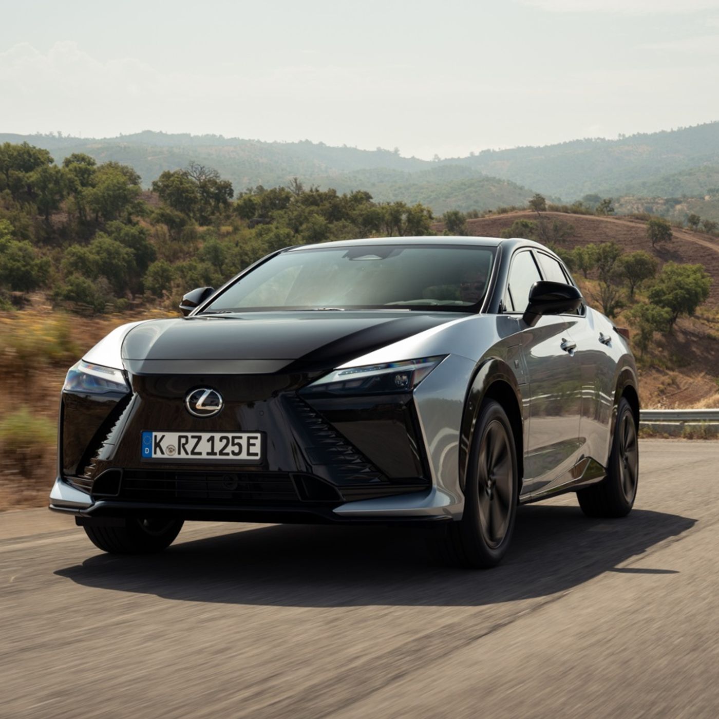 Lexus RZ - Più autonomia, ricariche più rapide e sterzo elettronico episode artwork