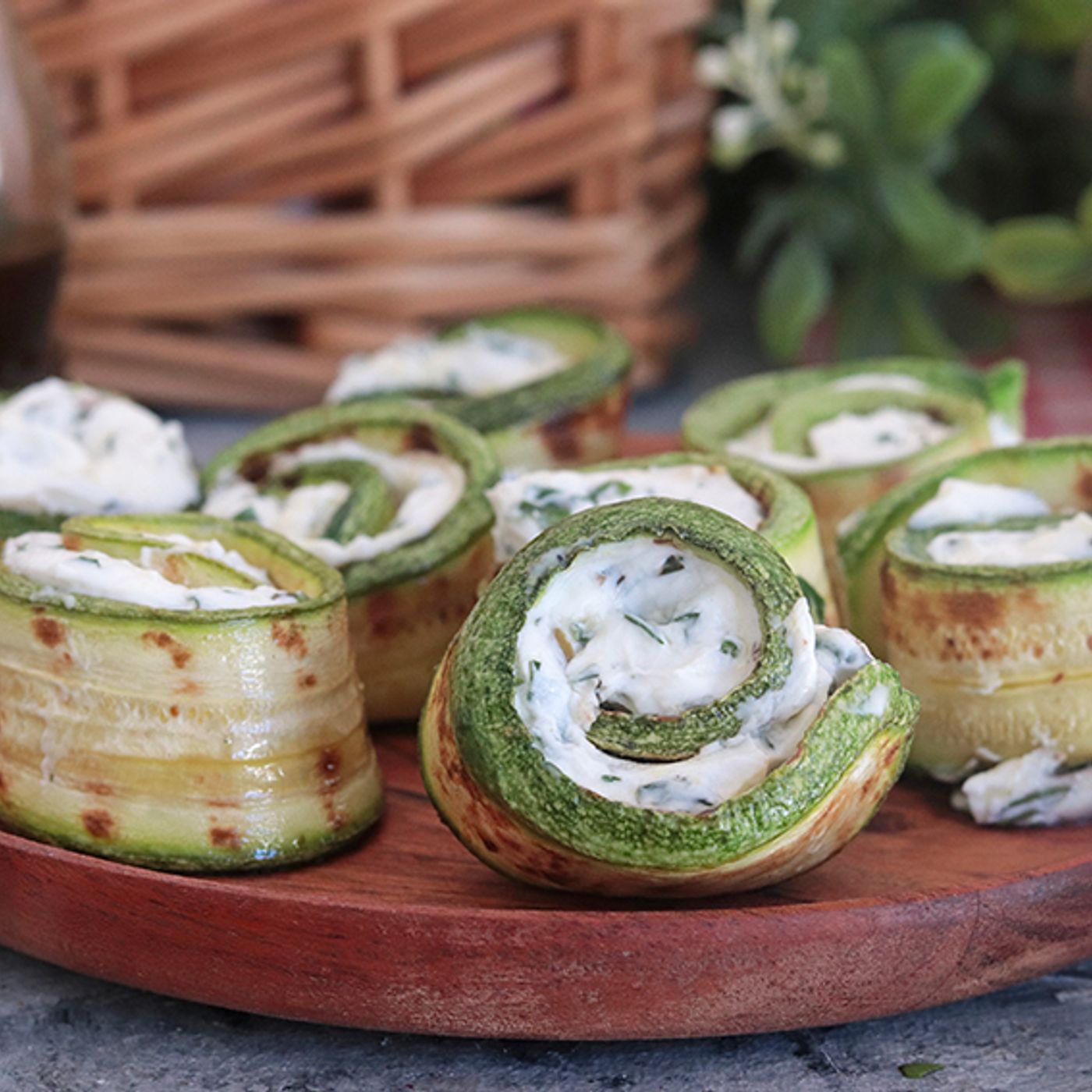Involtini freddi di zucchine