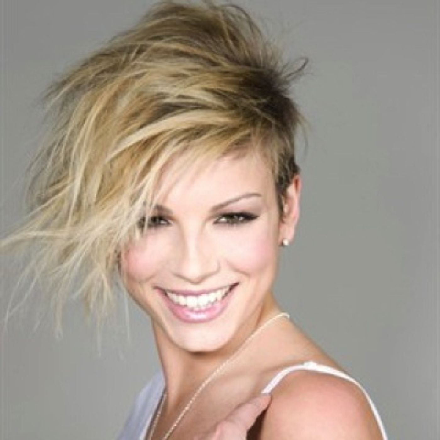 Il ritorno trionfale di Emma: la sua hit del 2013 «L'amore non mi basta» in trend sui social.