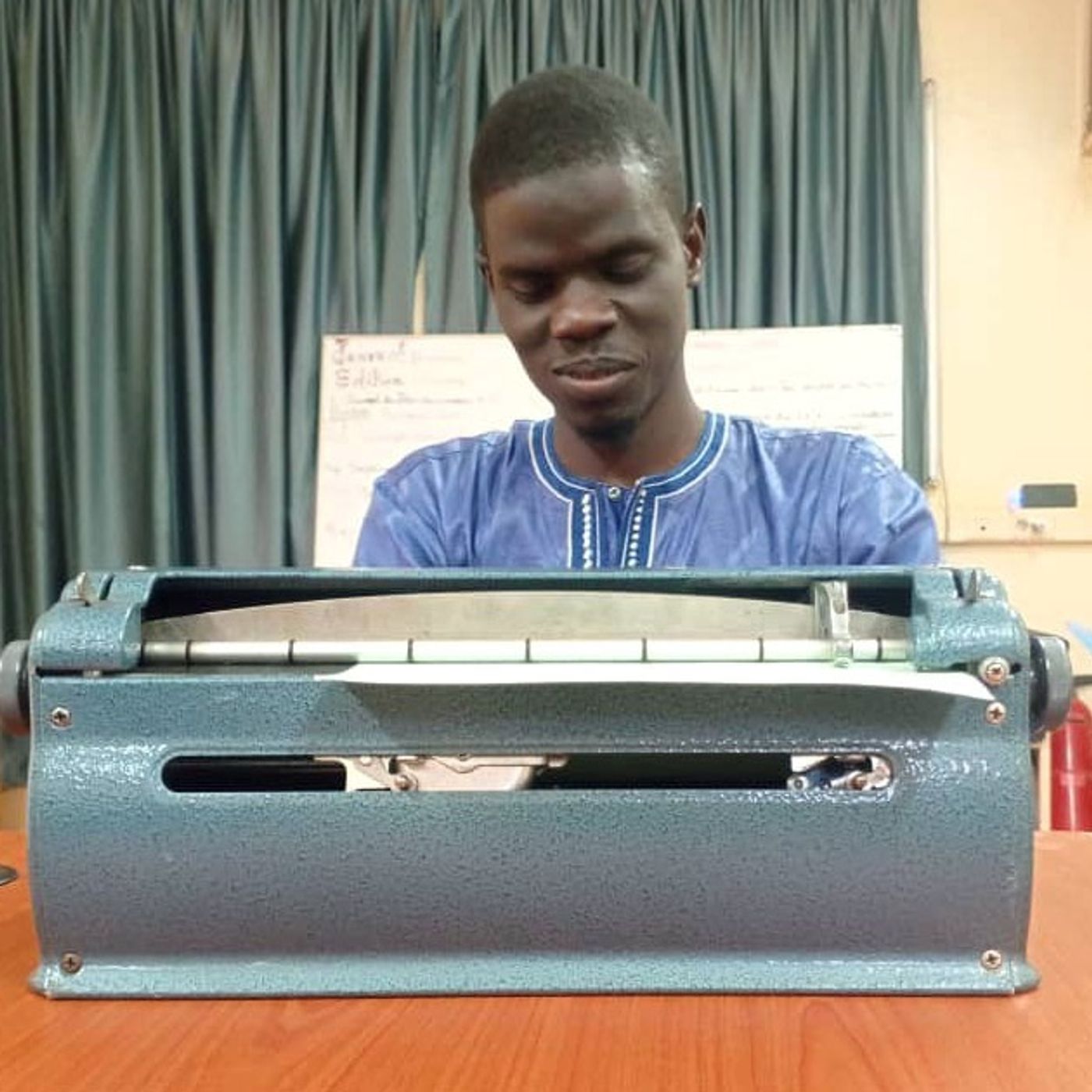 Amadou Tahirou Daoud, un jeune non-voyant déterminé à devenir journaliste episode artwork