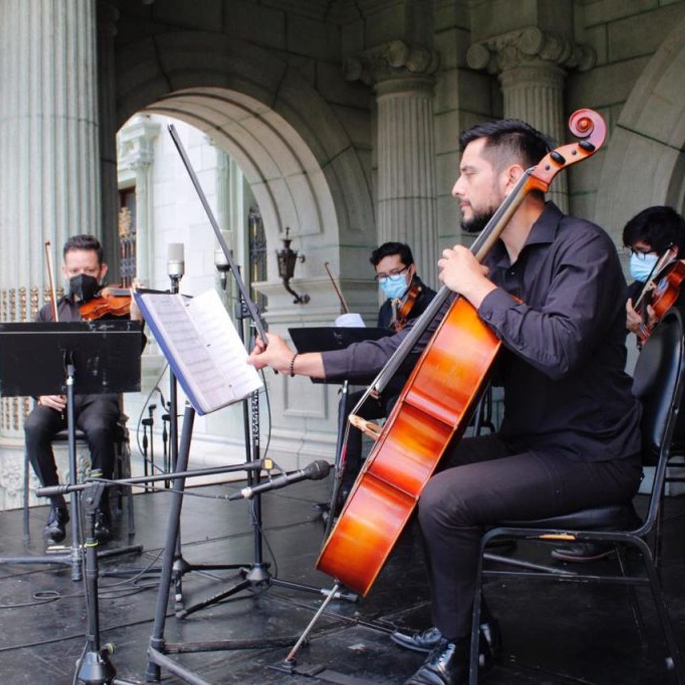 ¿Vacunarse mientras escucha música clásica? Esta semana es posible frente al Palacio Nacional de Guatemala… episode artwork