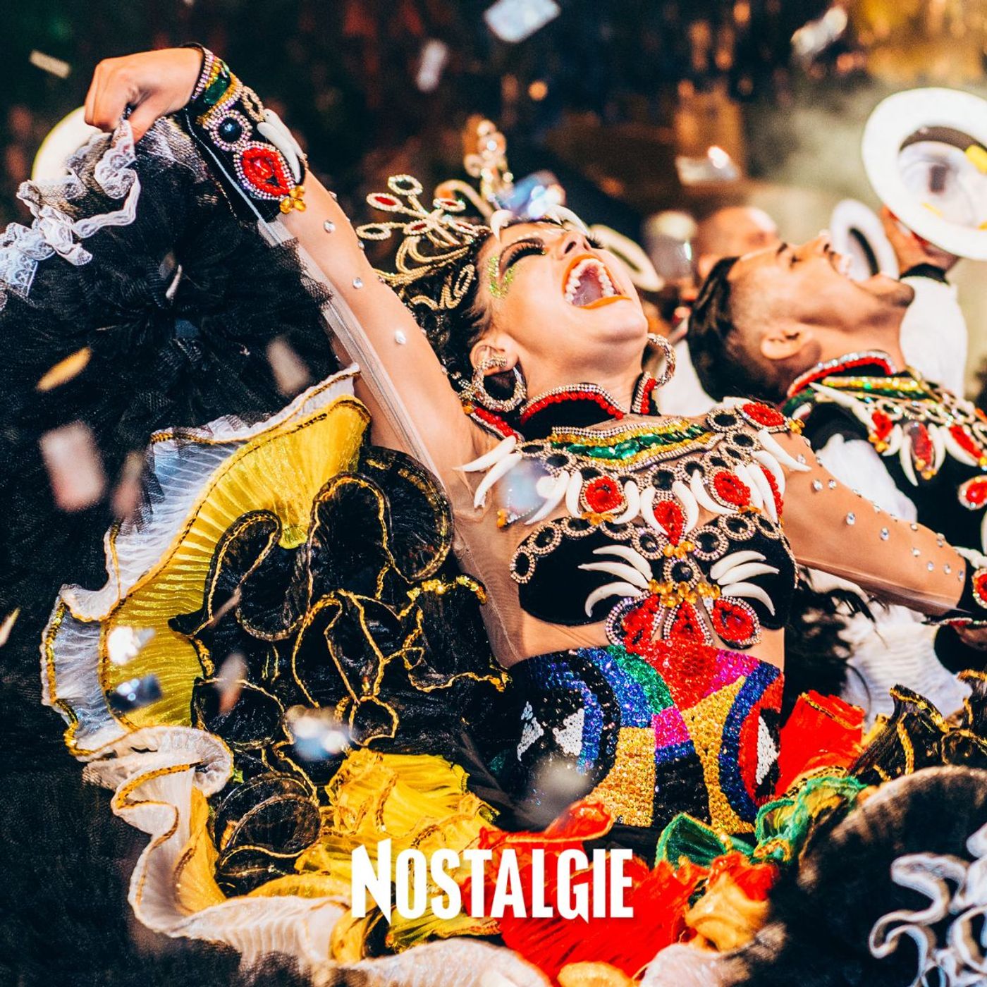 Impact écologique du carnaval de Rio : comment les créateurs rendent les costumes plus écolo episode artwork