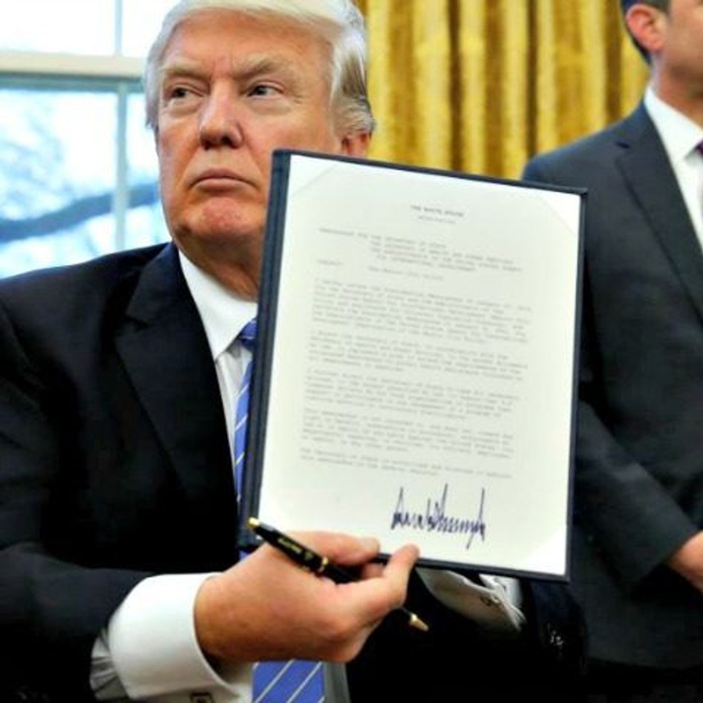 Episode 273 - SCOTUS upholds Trump's travel ban episode artwork