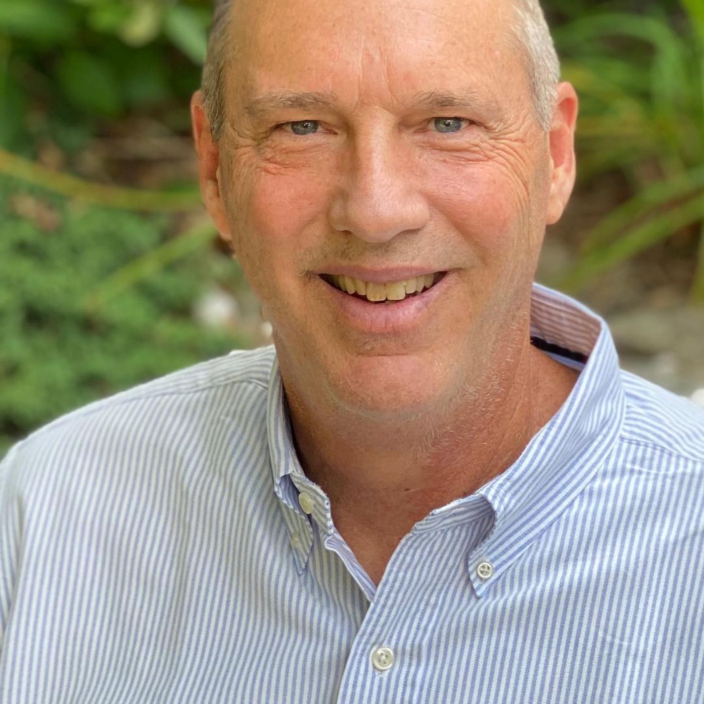 Inventor and market expert Warren Tuttle talks about his latest book  "Inventor Confidential"! episode artwork