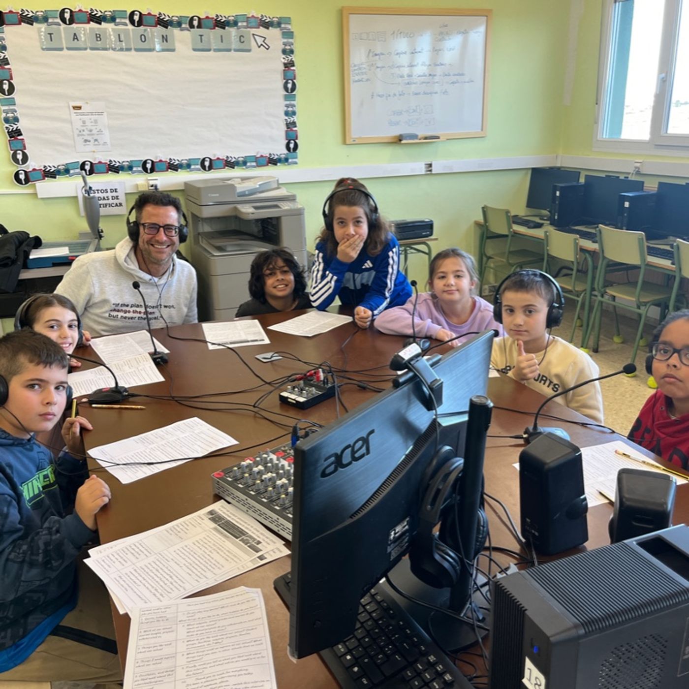 5B Interview 2 to Flo - Sergio, Amaya, Valentin, Gabriel, Alia, Victor y Gabriela thumbnail