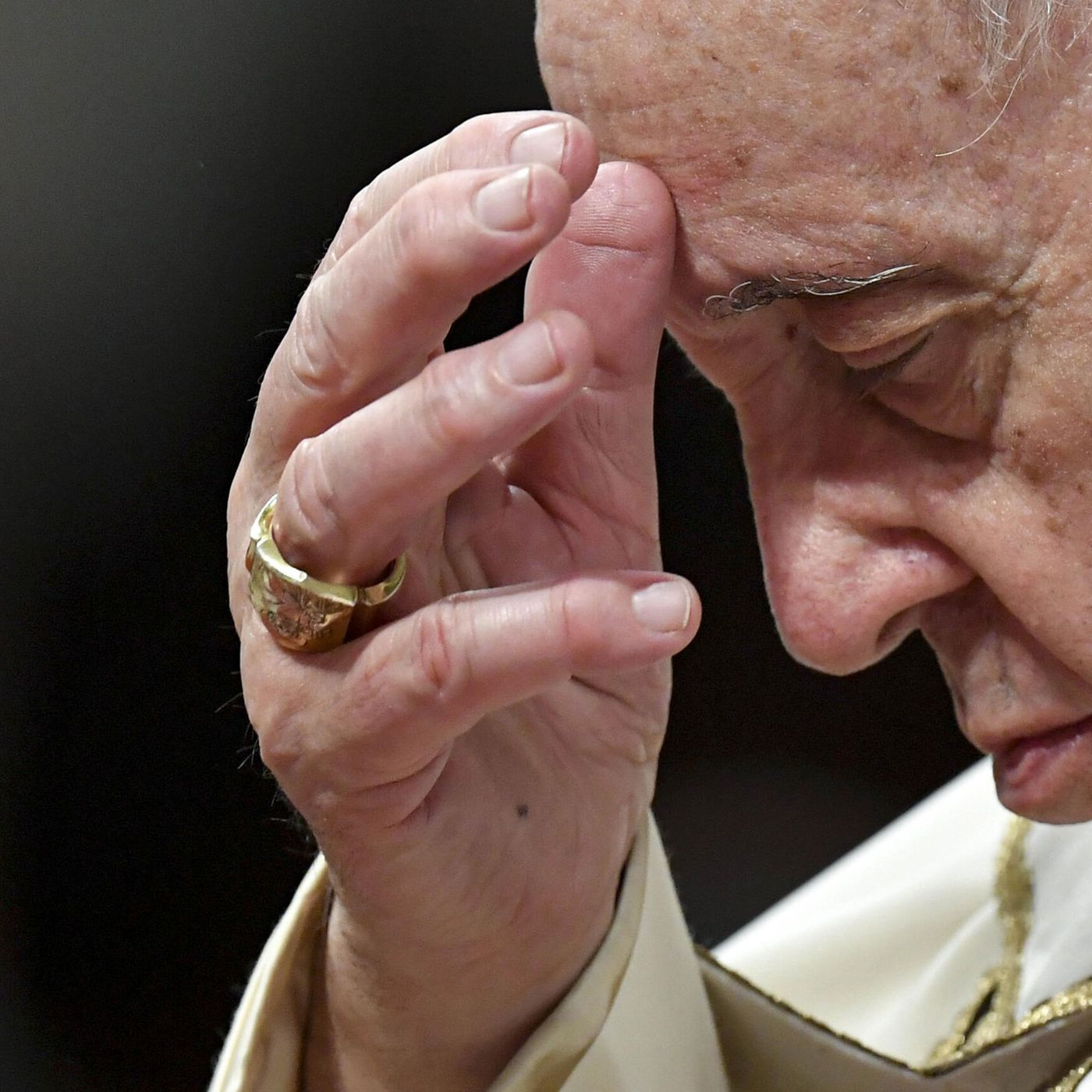 La República de los Tonnntos: La falsa humildad del papa Francisco, desde su nombre a su tumba