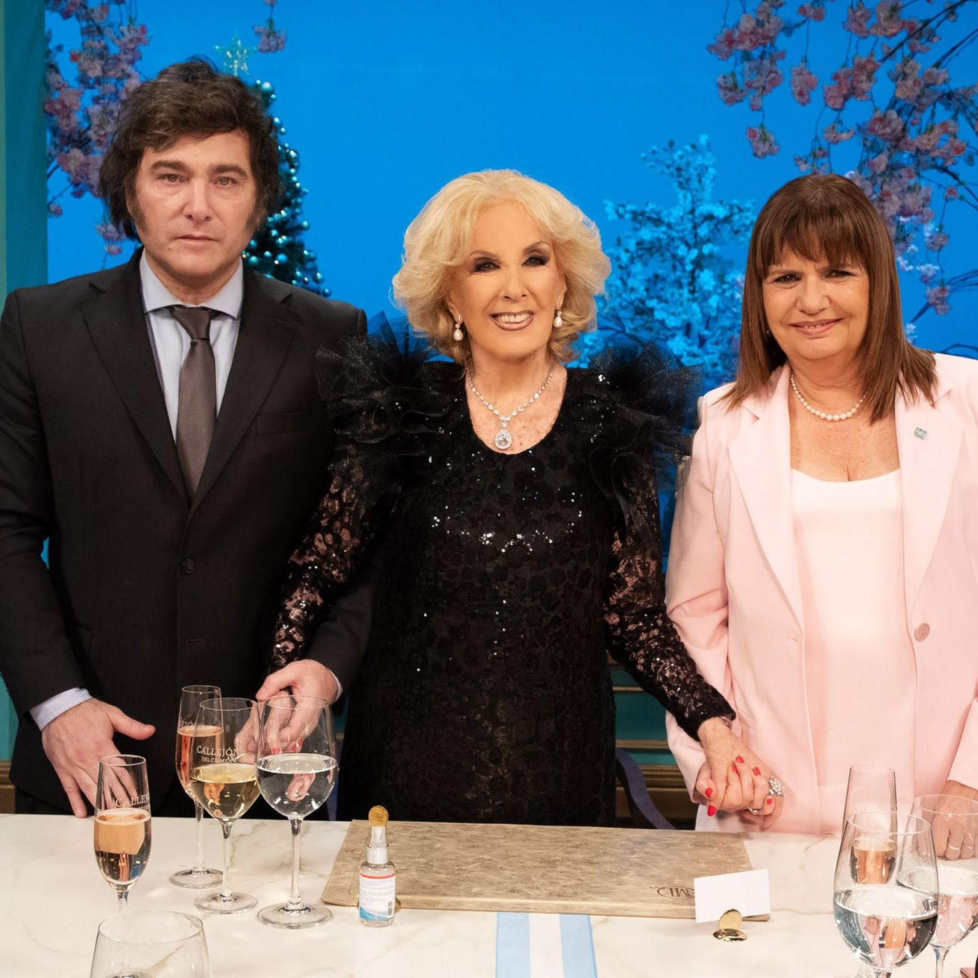 34 -  Mirtha Legran tuvo de invitado en su progrma a Milei y a la ministra de Seguridad Patricia Bullrich episode artwork