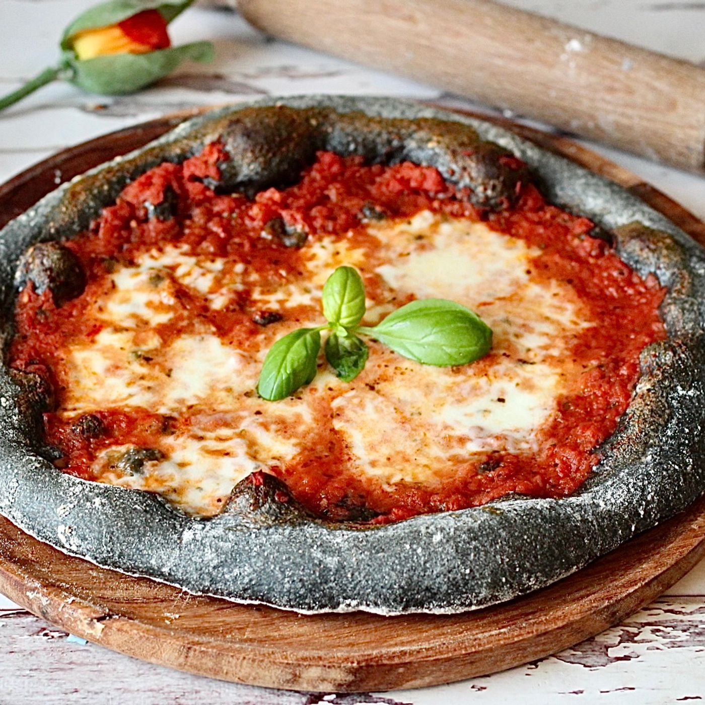 Pizza al carbone vegetale, l'impasto che facilita la digeribilita' episode artwork