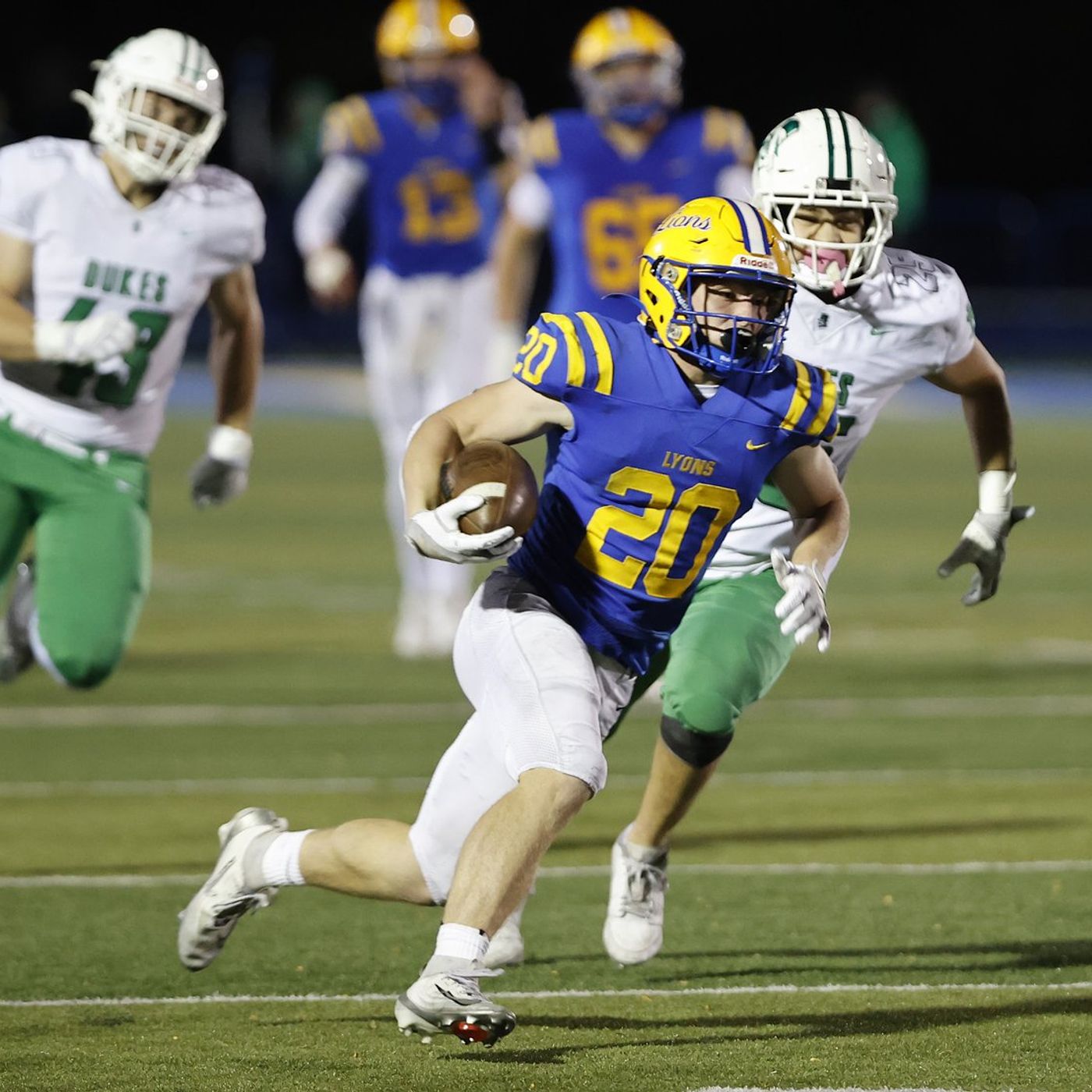 Lyons’ big Week 1 win over Barrington is worth the wait: Suburban Life football notebook episode artwork