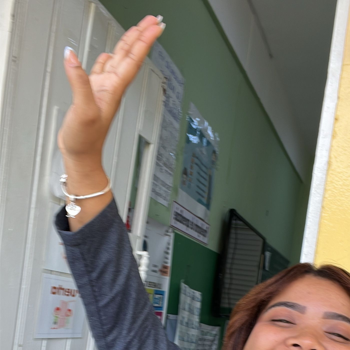 Hola