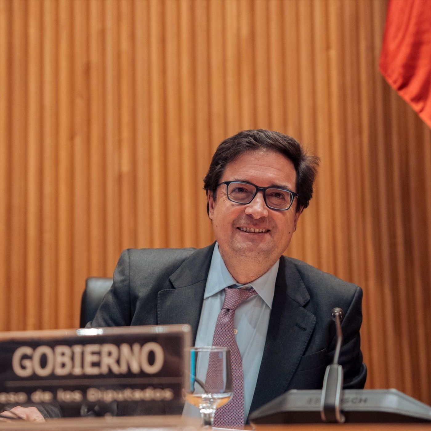 Prensa económica: El Gobierno da un paso más en su agenda intervencionista sobre la IA y comenzará a multar en 2025