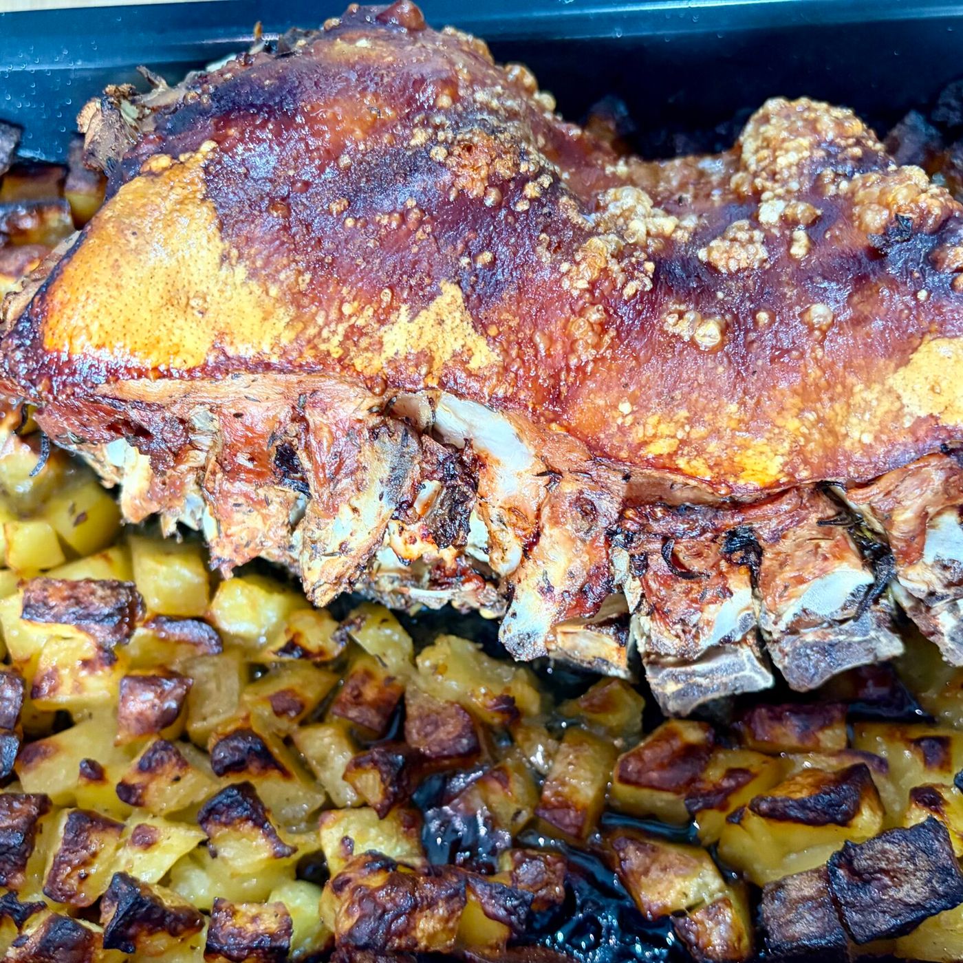 Maialino al forno con patate croccanti episode artwork