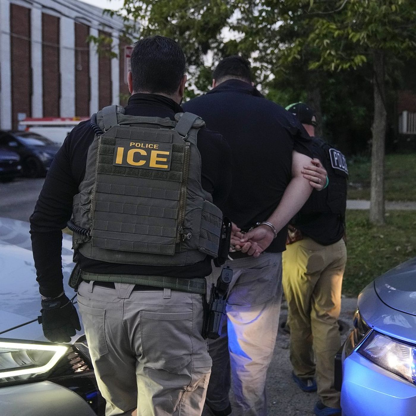 St. Charles resident group says they’re urging City Council to limit public space for ICE raids
