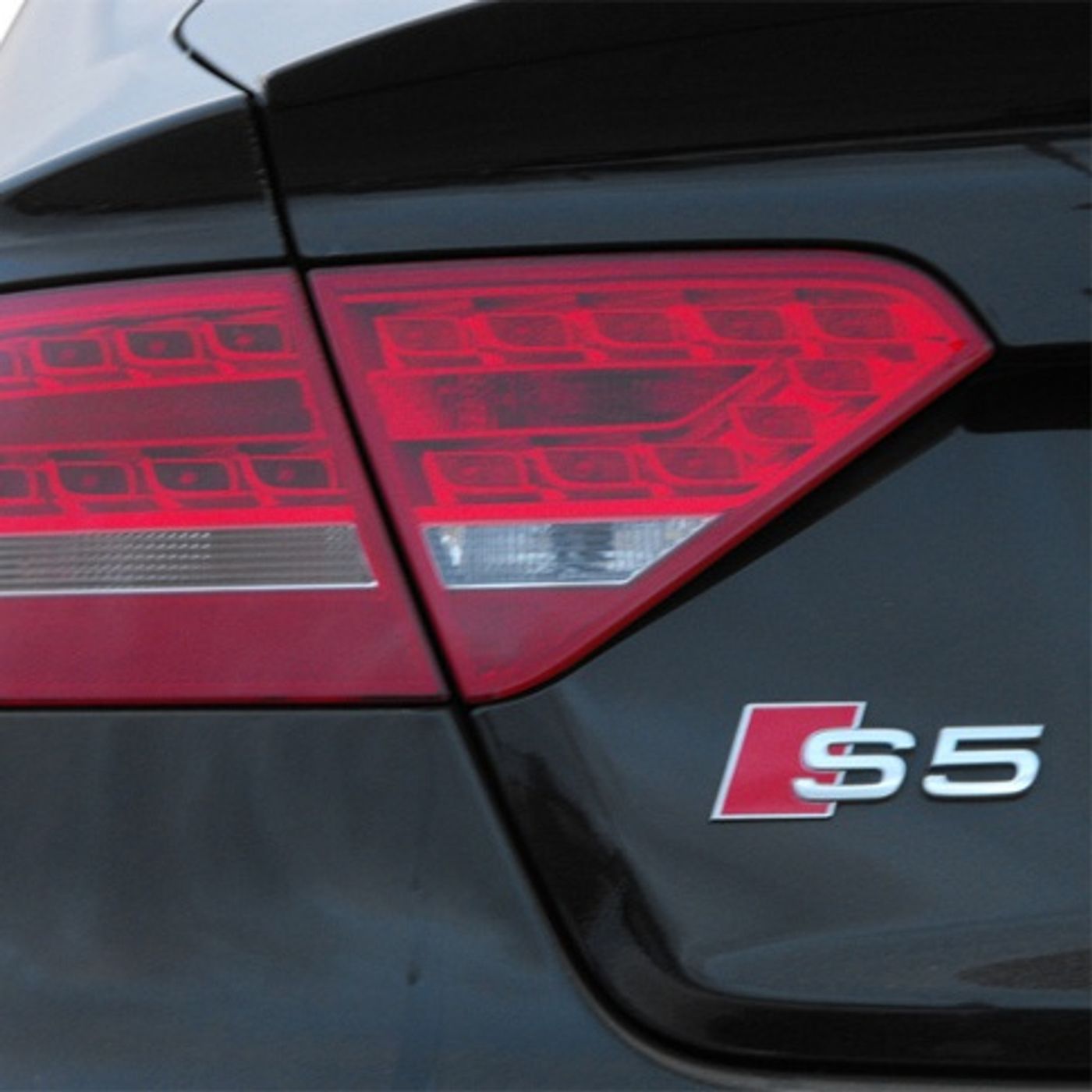 Once again, my modern 2010 Audi S5 is broken while my 37 year old Delorean still runs great. episode artwork