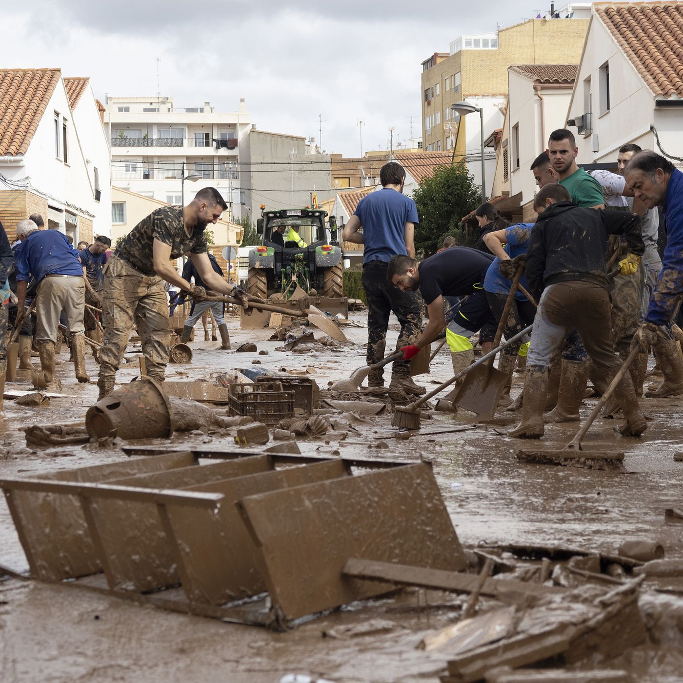 Las noticias de La Trinchera: 5.000 militares ponen rumbo a Valencia 5 días después