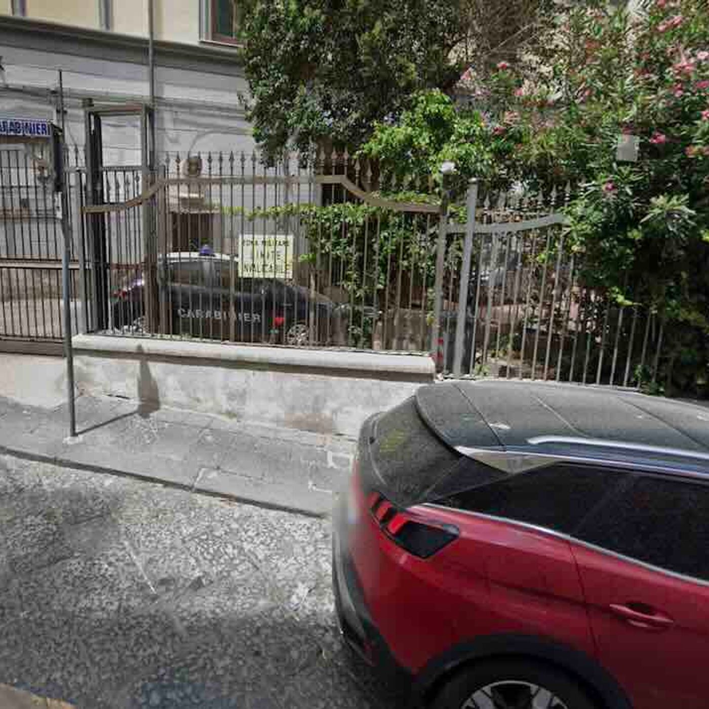Quartieri Spagnoli, il ferito aveva appena firmato alla caserma dei carabinieri episode artwork