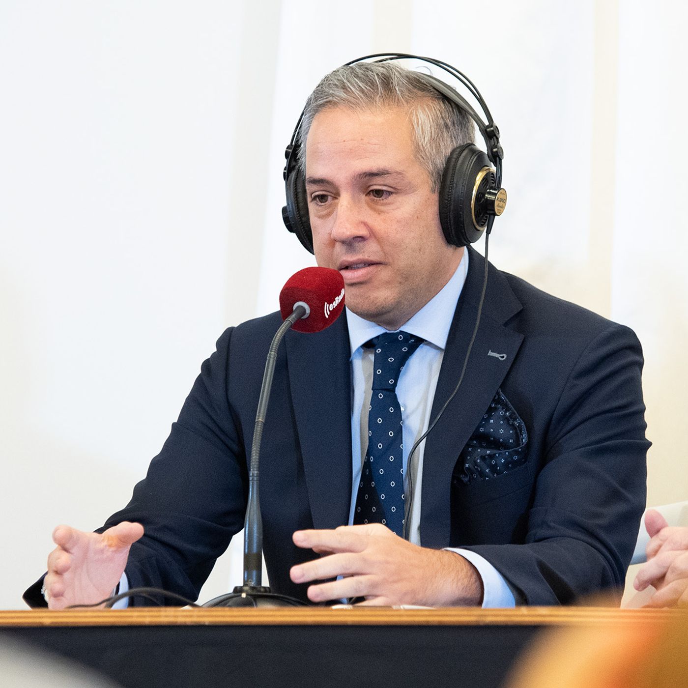 Jiménez Losantos entrevista a Marcos Cohen, fundador de Cumbre 8