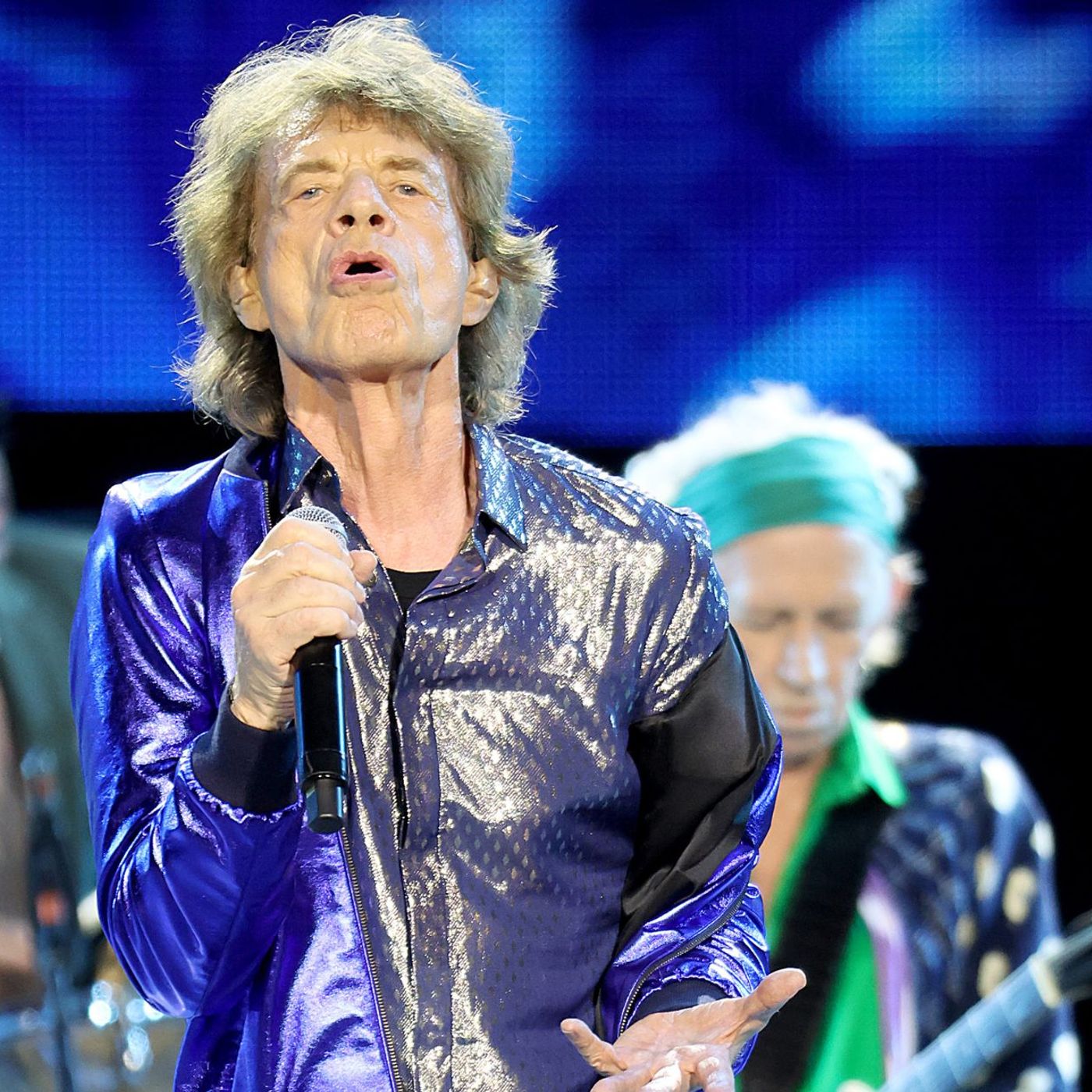 Mick Jagger says he’s “ready to go” on tour with The Rolling Stones and “hopefully we’ll do shows next year” episode artwork