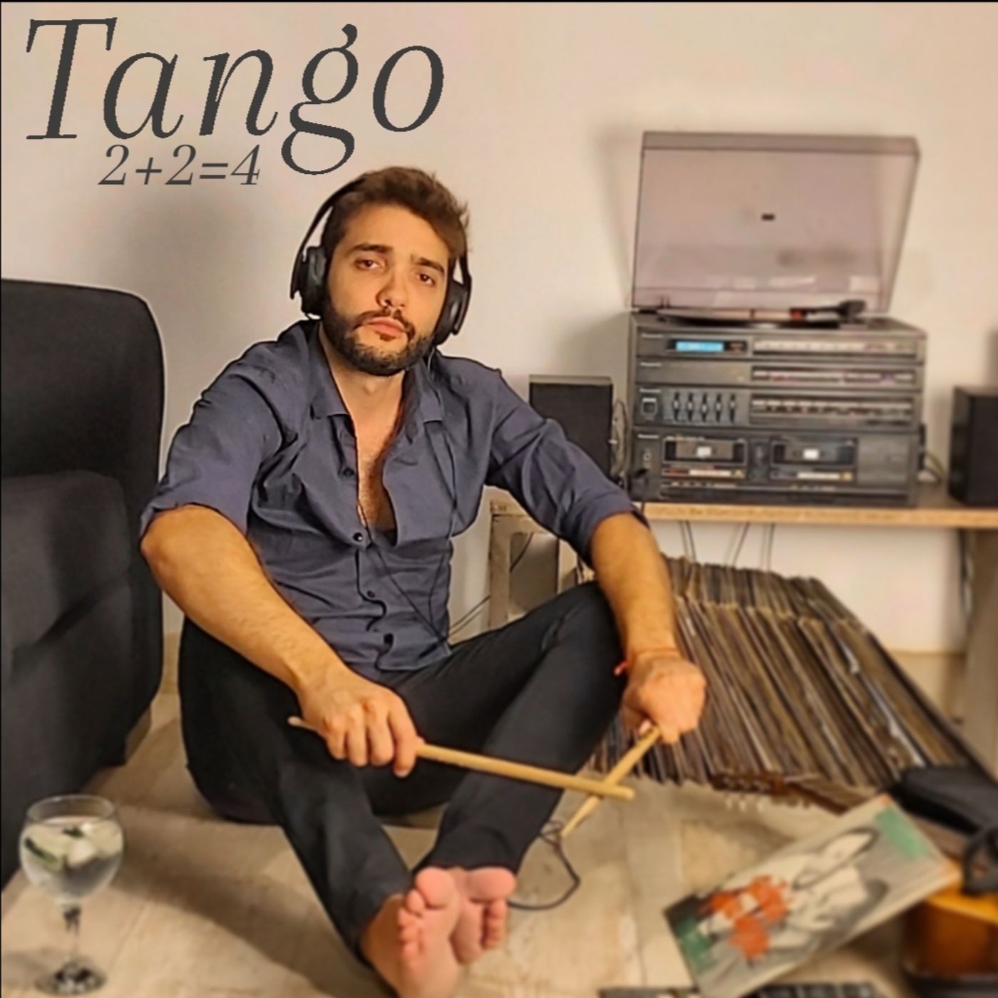 Tango 2+2=4 y otros comués.. (english)