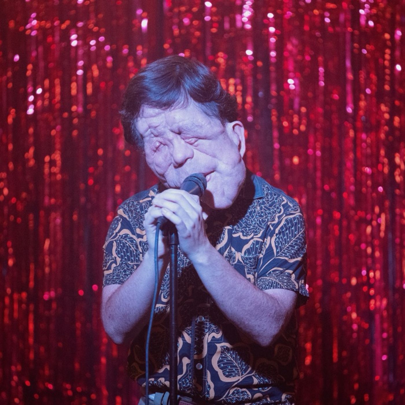 Estrenos en cines: 'Septiembre 5', 'A different man', 'Mikaela', 'La acompañante'...