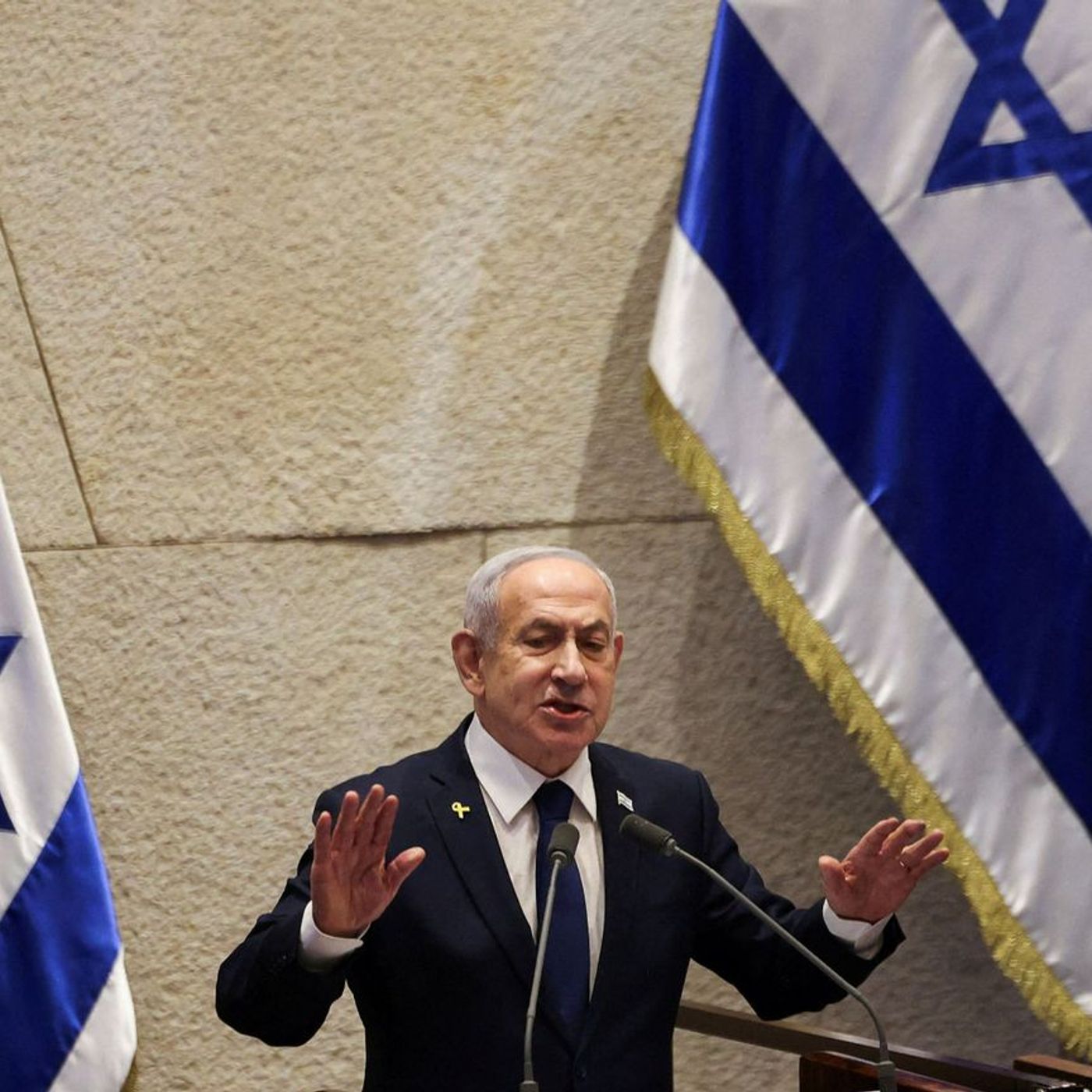 Netanyahu, il premier che si gioca Israele a dadi episode artwork