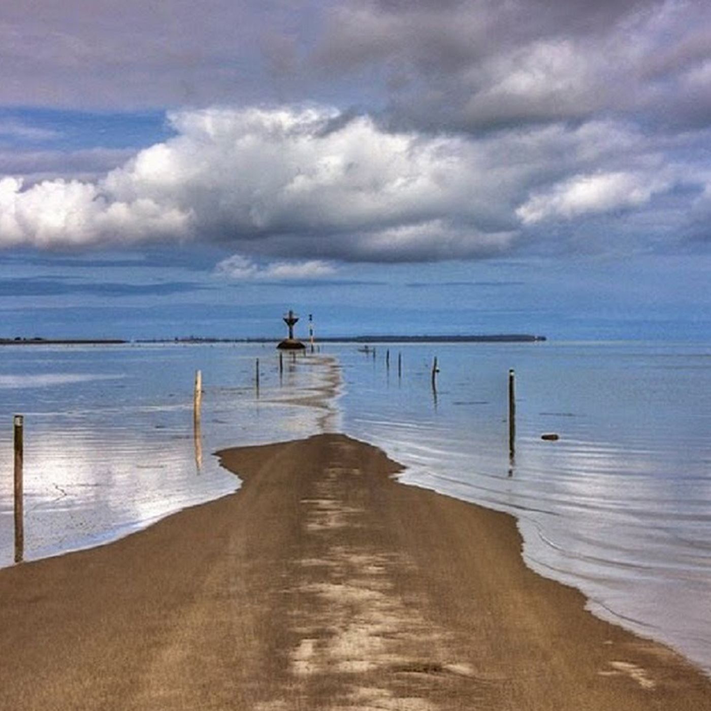 La strada che scompare viaggio nel fascino del Passage du Gois La strada che scompare viaggio nel fascino del Passage du Gois