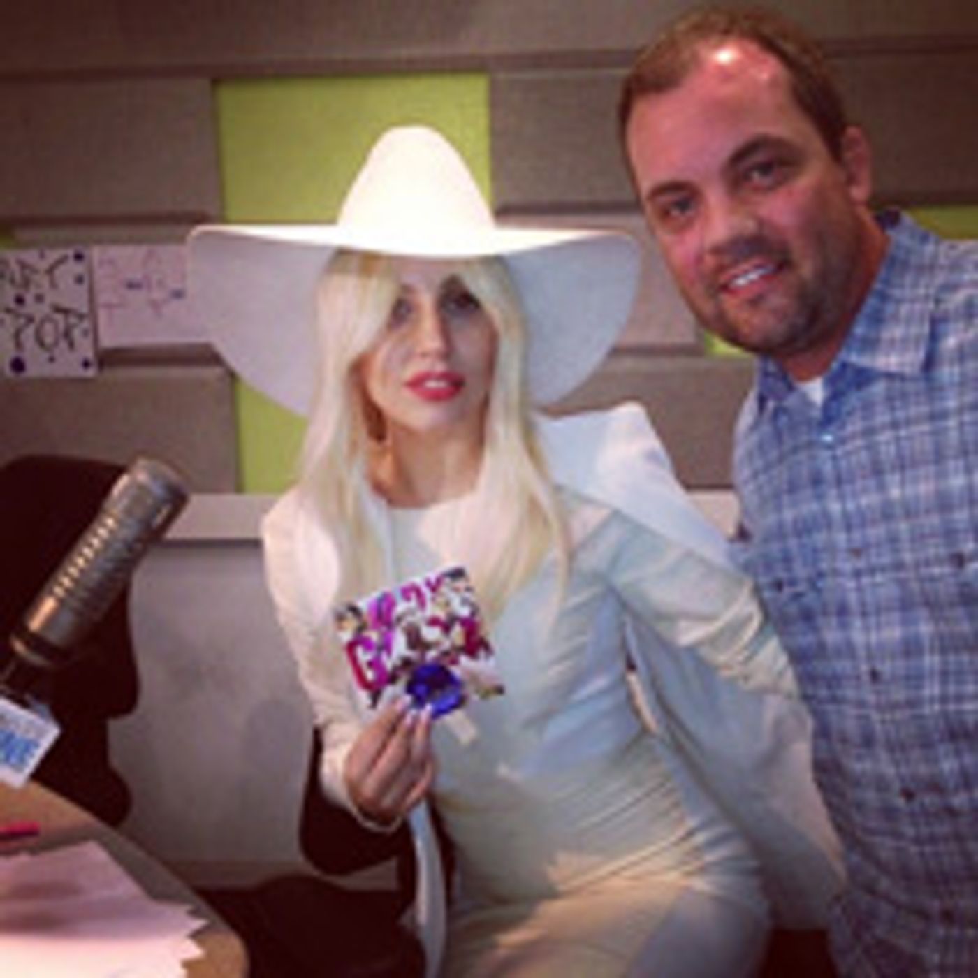 Would Lady Gaga Judge a Singing Show? episode artwork